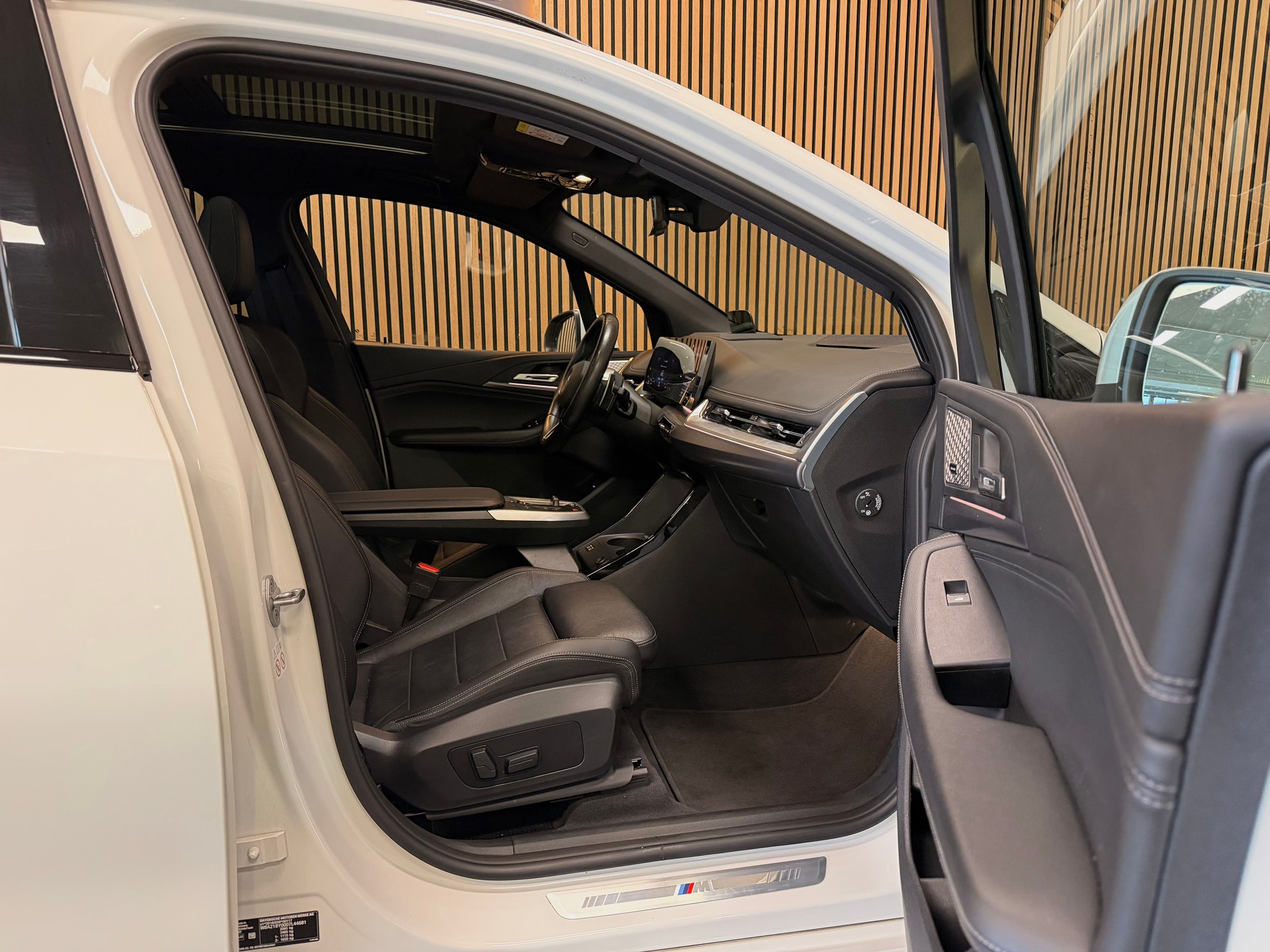 BMW 218d Active Tourer M Sport DKG | Frisch ab Service | Ab MFK | CarVertical | Vollausstattung-image-17