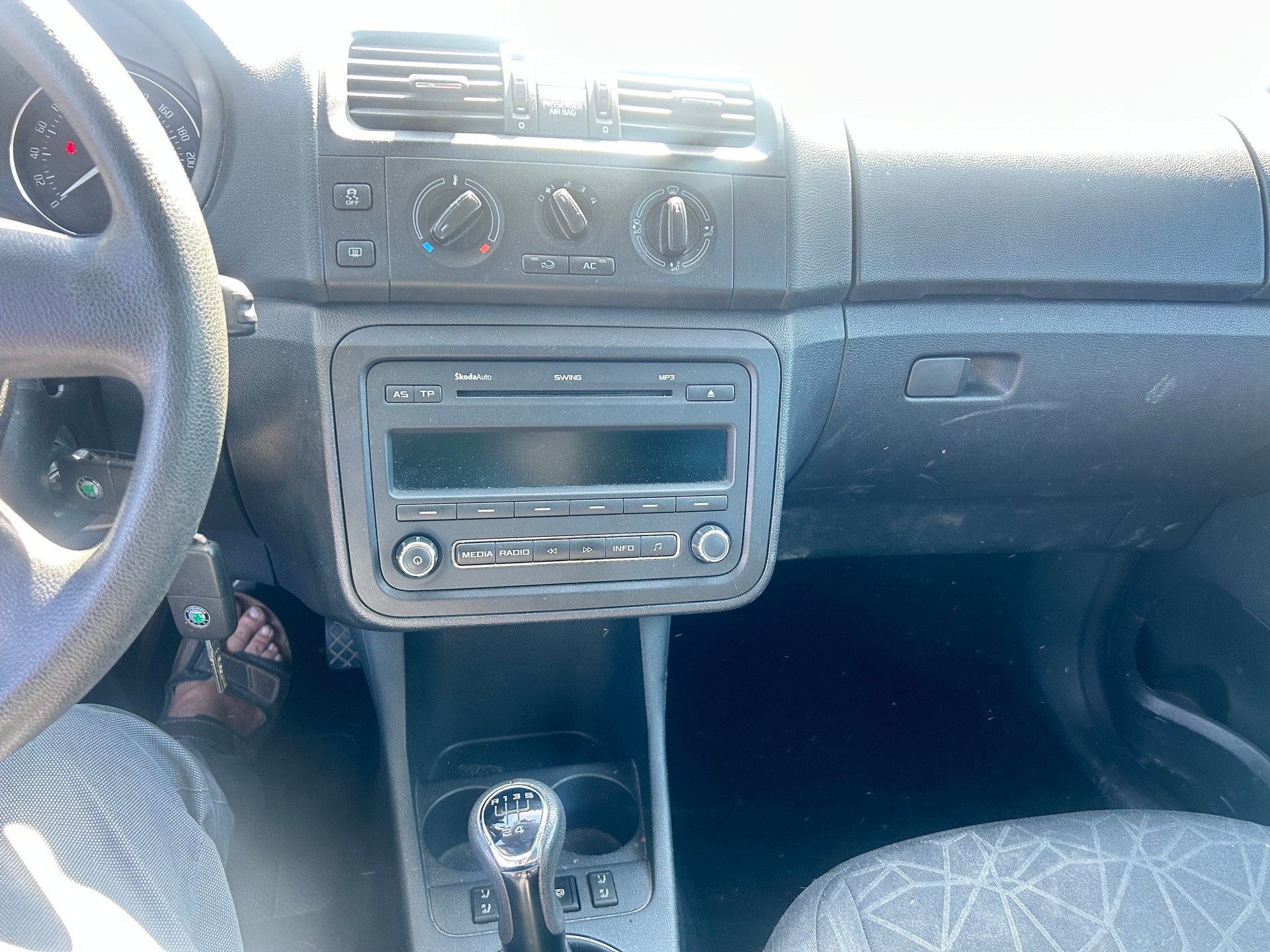 SKODA Roomster 1.2 TSI Family-image-9