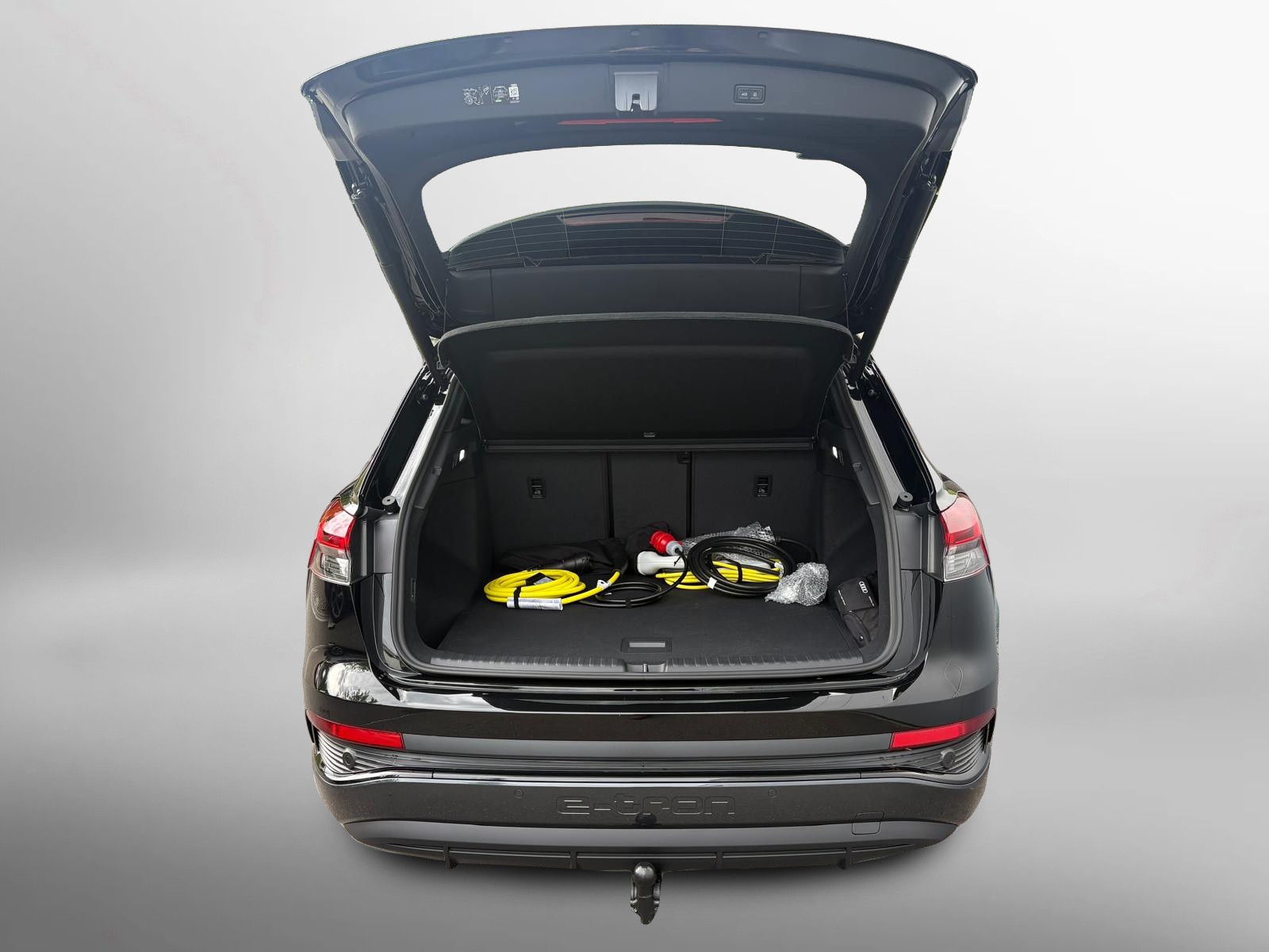 AUDI Q4 e-tron 45 Edition Swiss Ski quattro-image-9