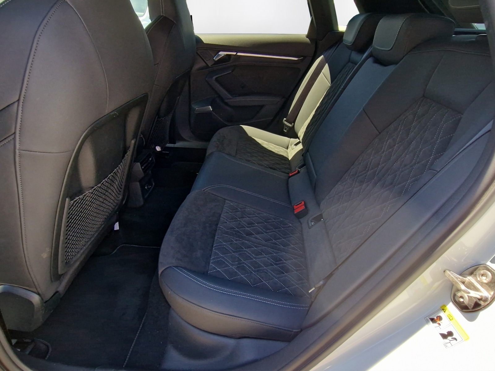 AUDI A3 Sportback 40 TFSI e S-tronic-image-10