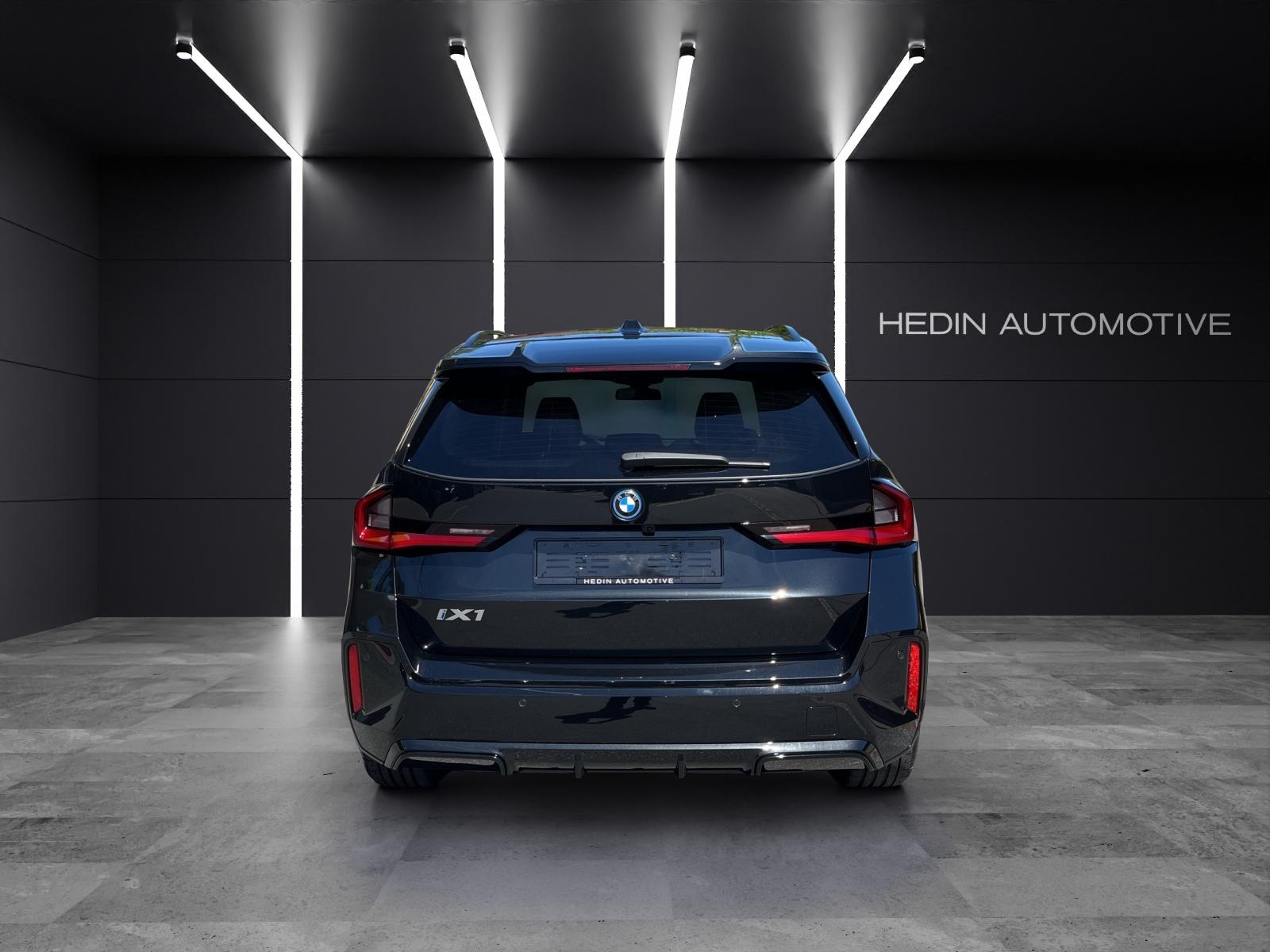 BMW iX1 30 xDrive-image-8