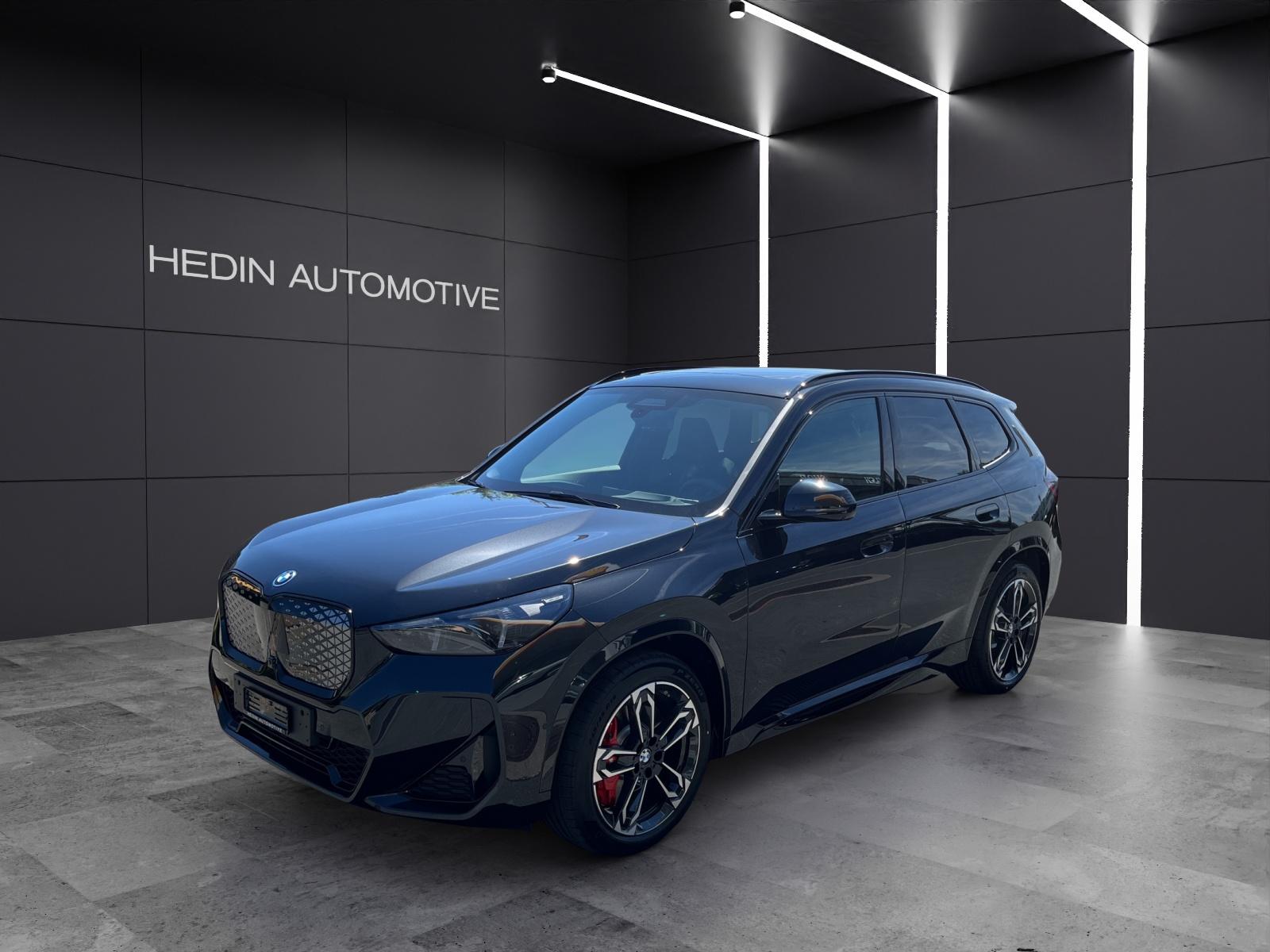 BMW iX1 30 xDrive-image-0