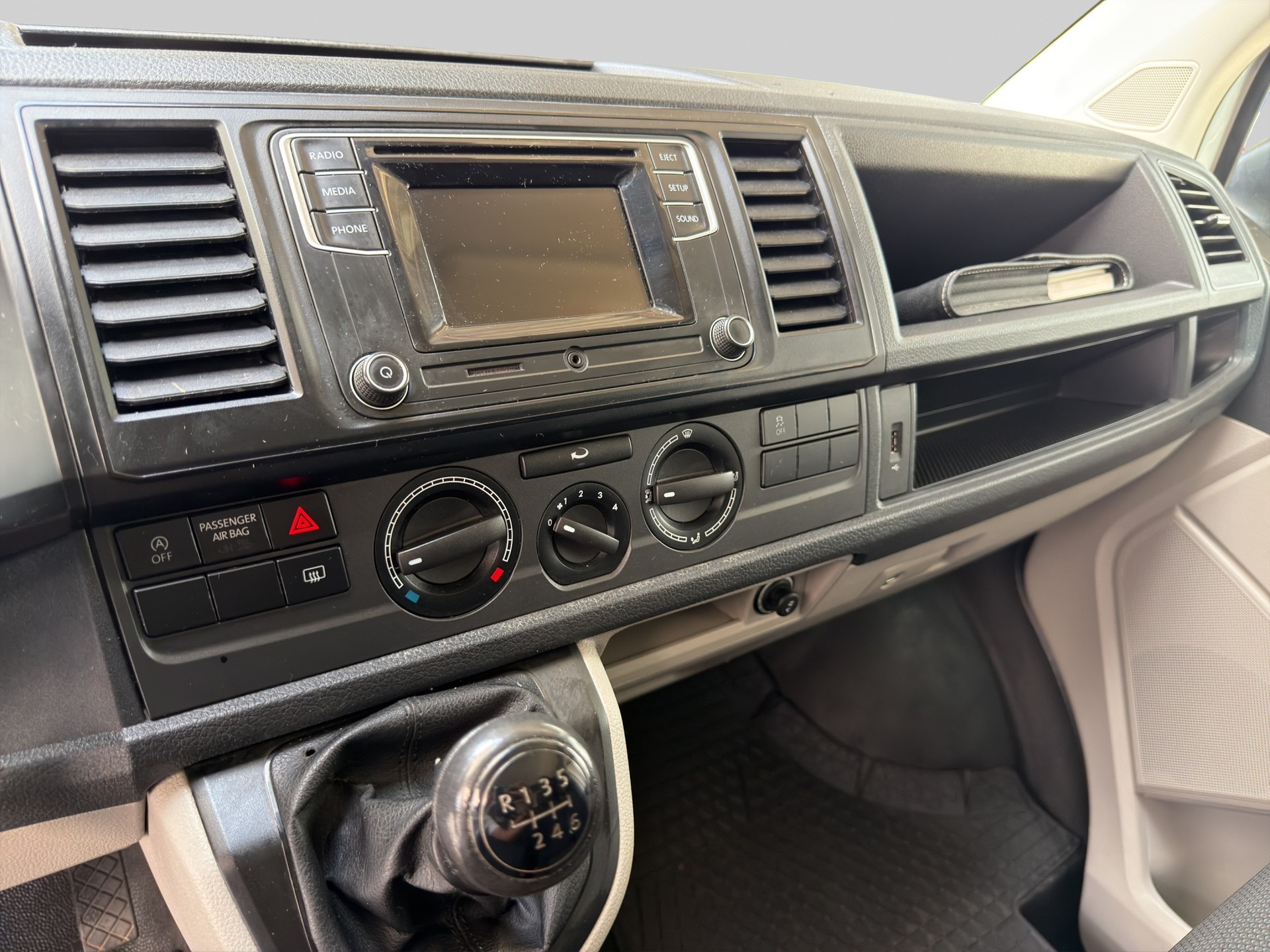 VW T6 2.0 TDI 4Motion-image-9