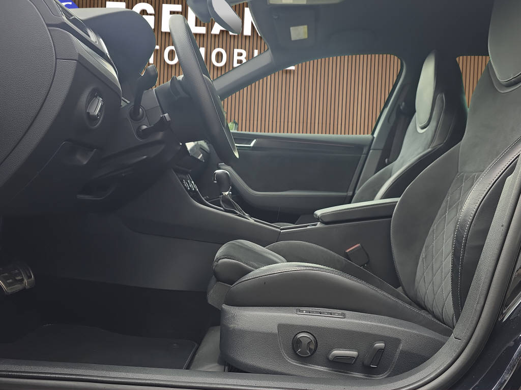 SKODA Superb Combi 2.0 TSI SportLine 4x4 DSG-image-11