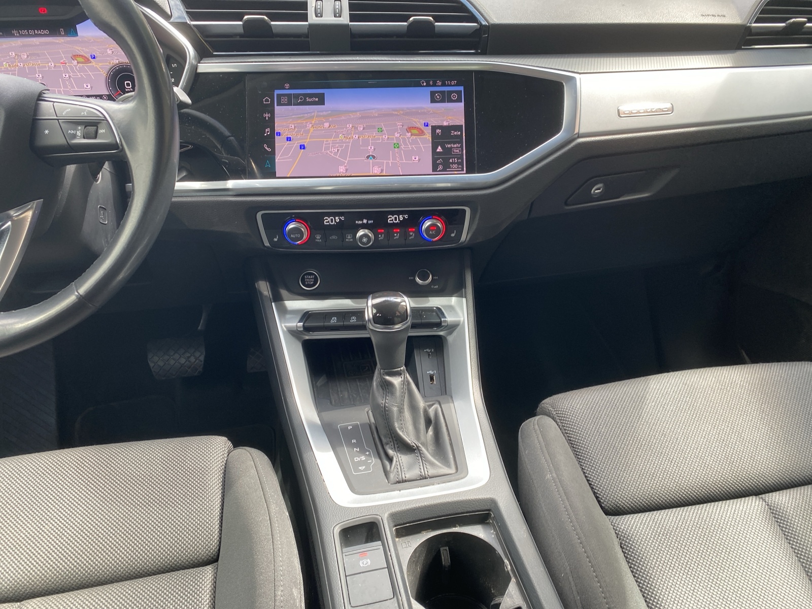 AUDI Q3 35 TDI Attraction quattro S-tronic-image-10