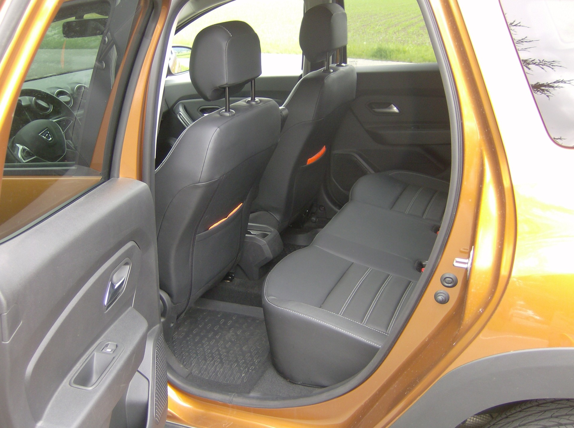 DACIA 1.5 Blue dCi Prestige 4WD-image-4