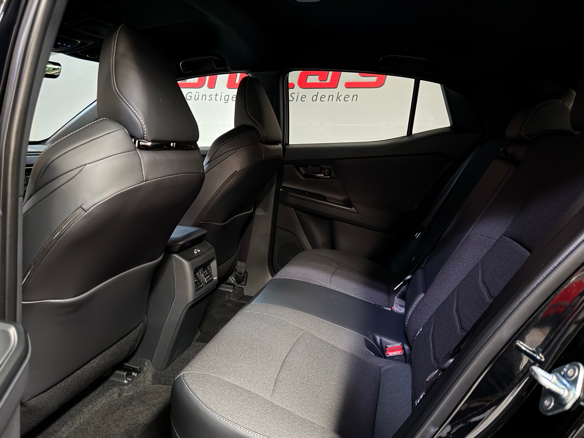 TOYOTA C-HR+ 77 kWh Style FWD-image-16
