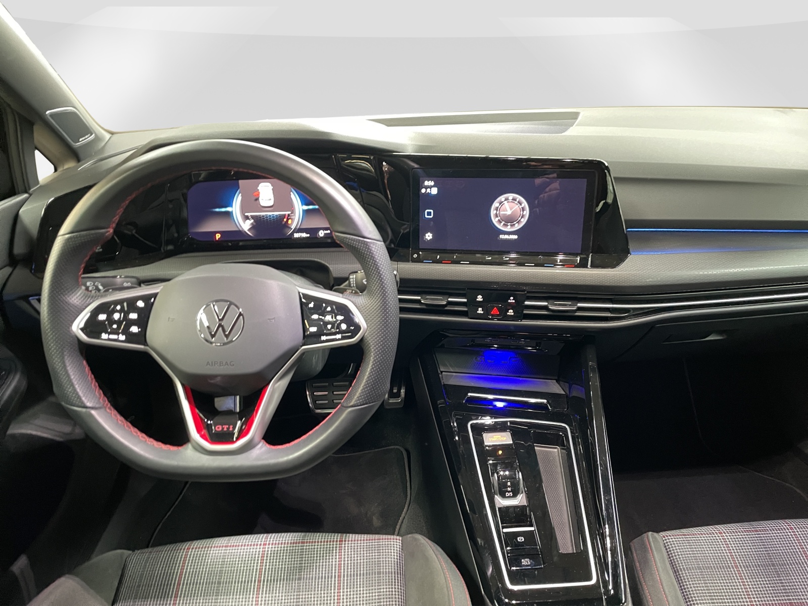 VW Golf VIII 2.0 TSI GTI DSG-image-7