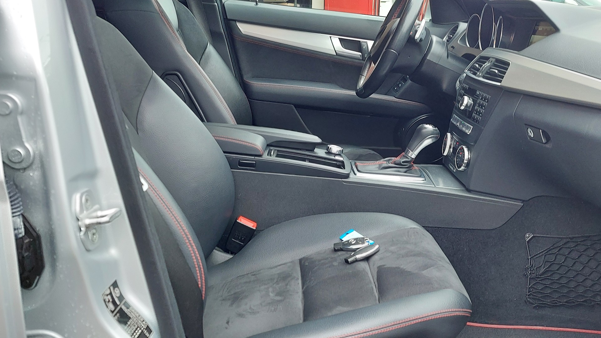 MERCEDES-BENZ C 250 CDI Avantgarde 4Matic 7G-Tronic-image-9
