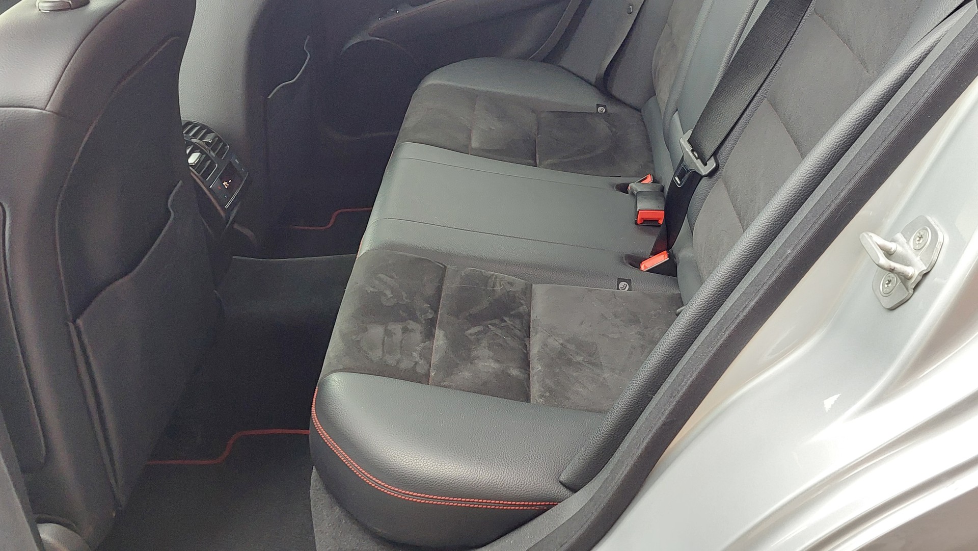 MERCEDES-BENZ C 250 CDI Avantgarde 4Matic 7G-Tronic-image-8