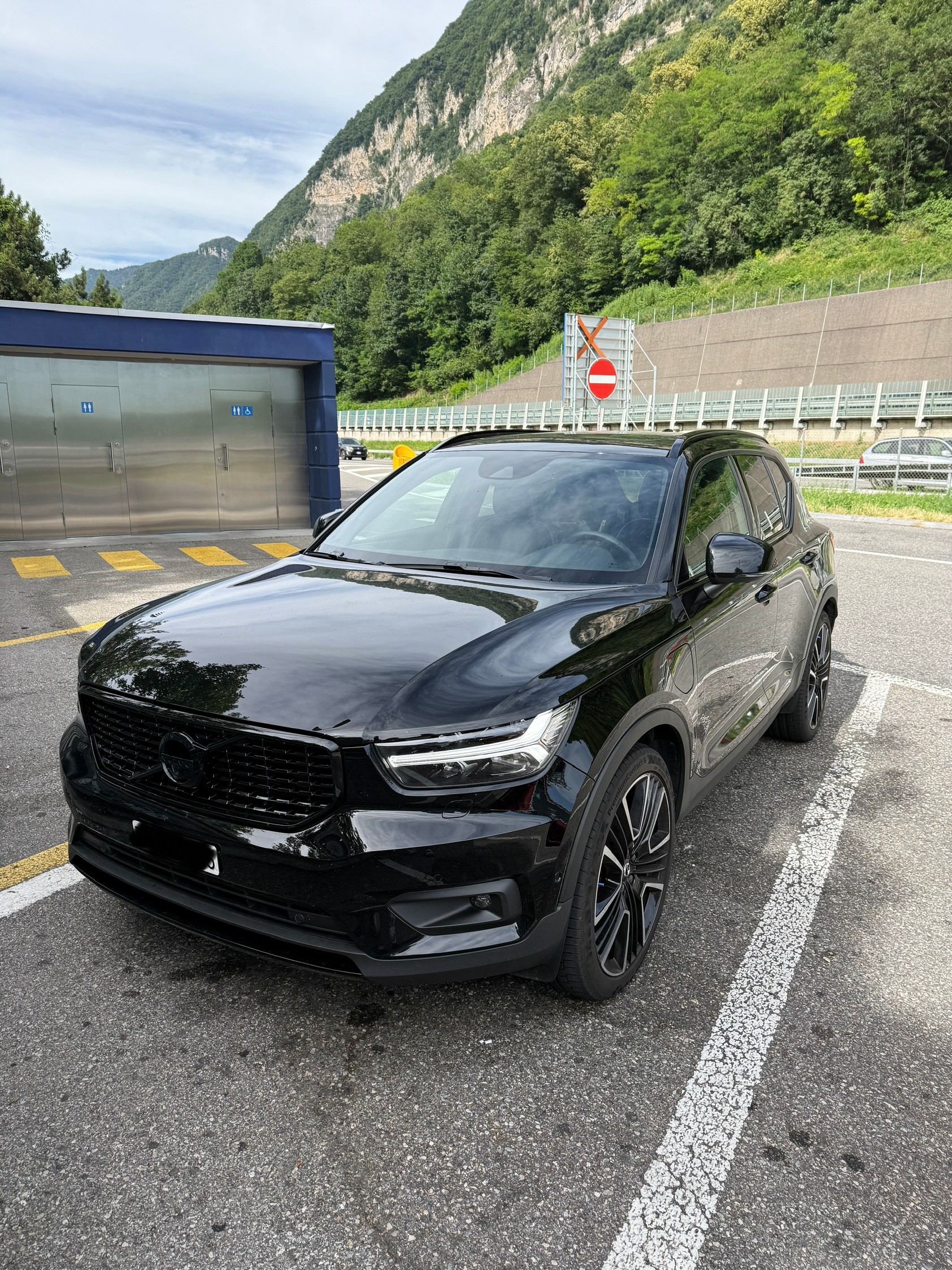 VOLVO T5 TwE R-Design DCT-image-0