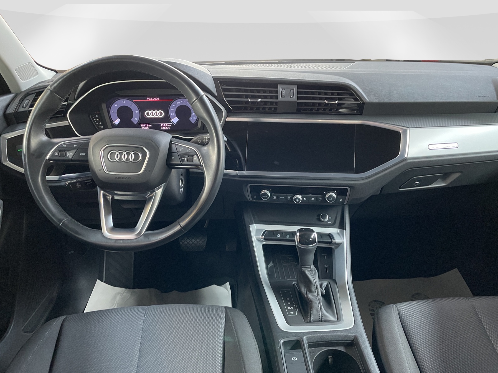 AUDI Q3 2.0 40 TDI quattro S-Tronic-image-7