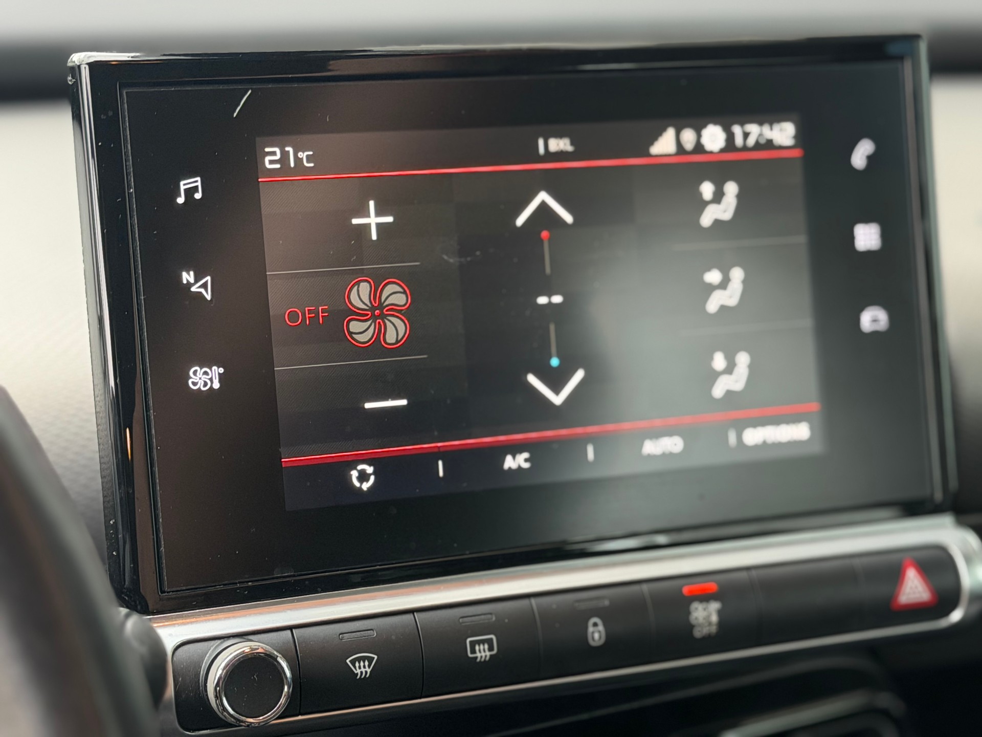 CITROEN C4 Cactus 1.5 Blue HDi Shine-image-10