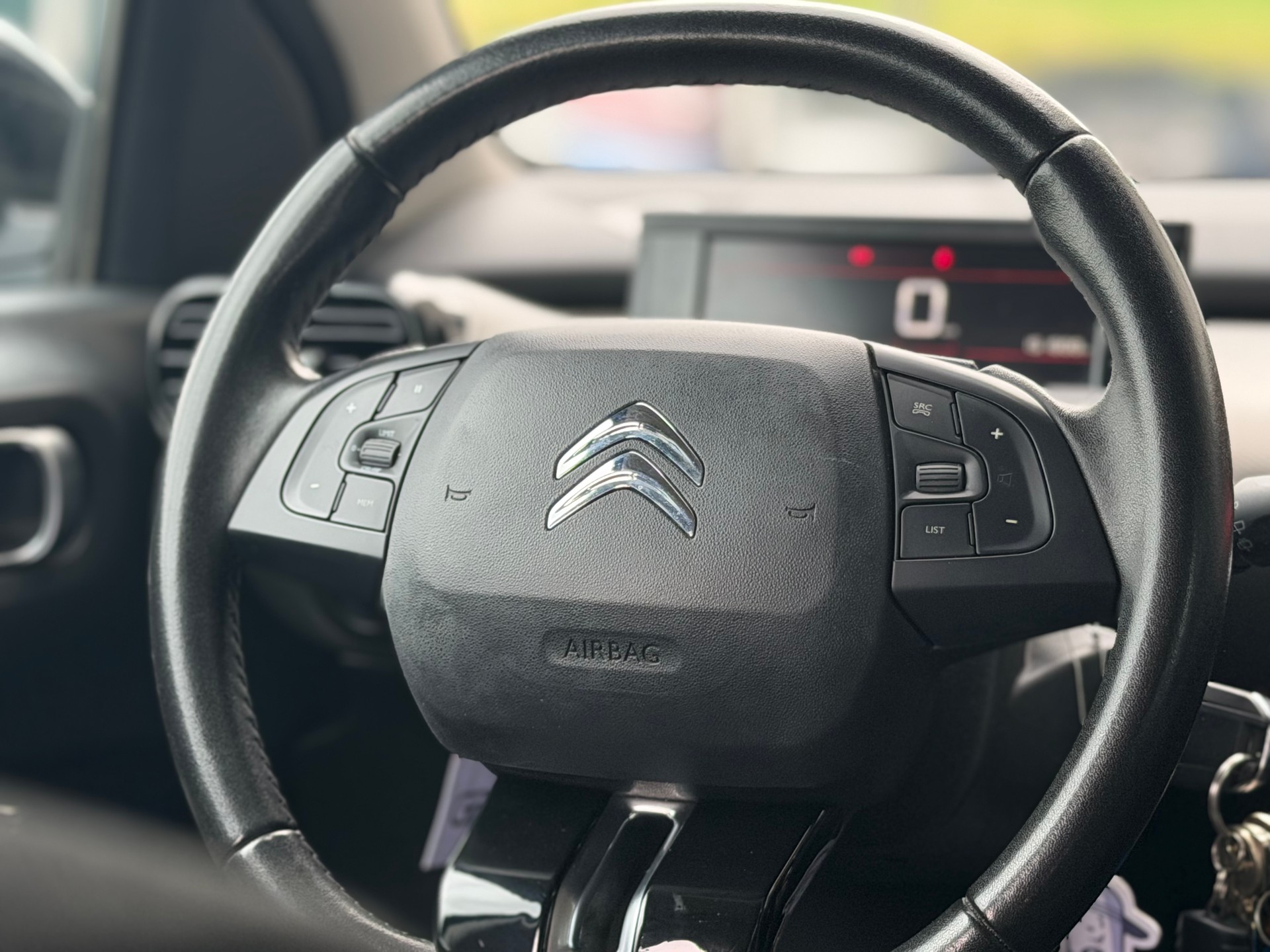 CITROEN C4 Cactus 1.5 Blue HDi Shine-image-7