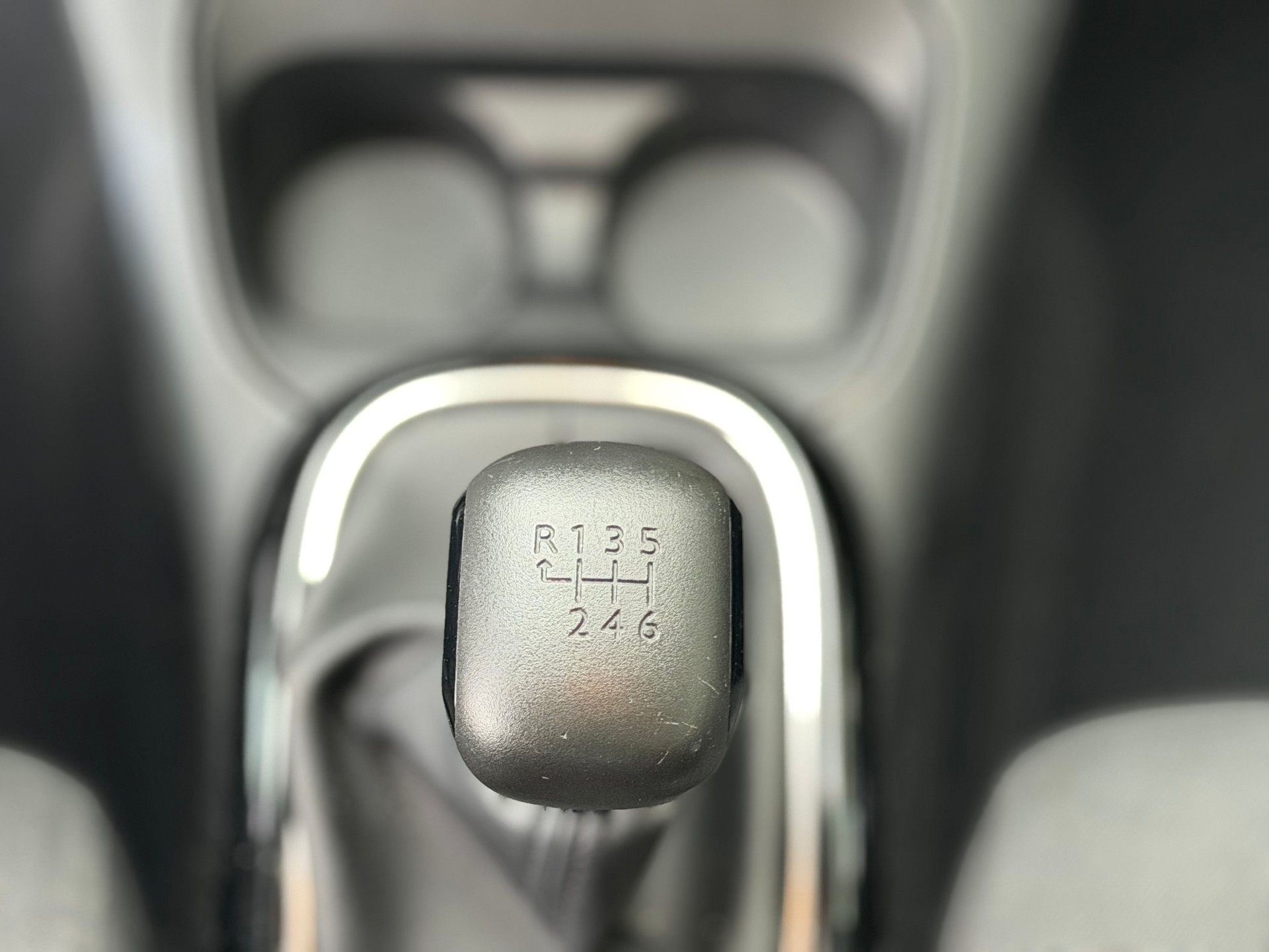 CITROEN C4 Cactus 1.5 Blue HDi Shine-image-11