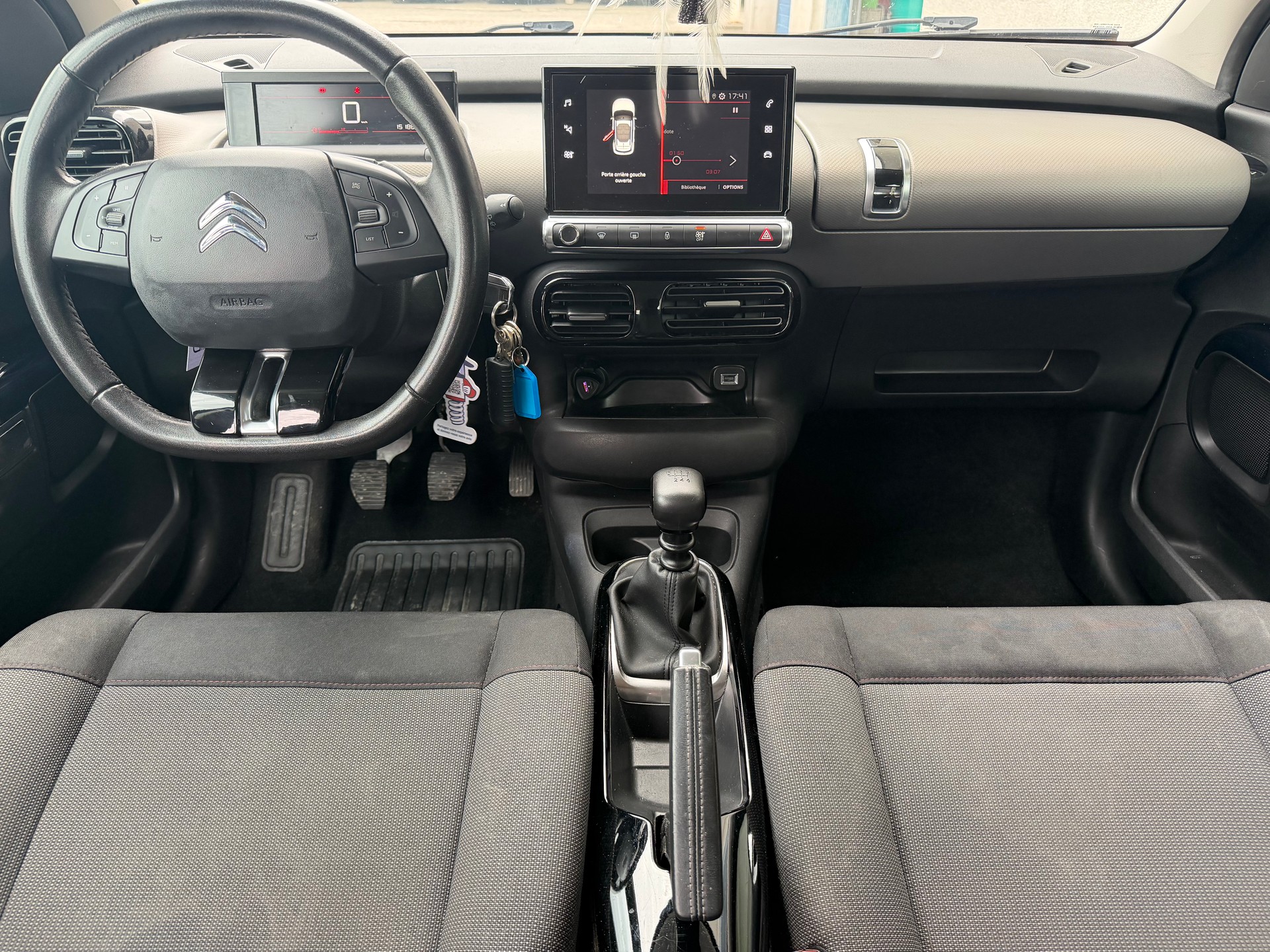 CITROEN C4 Cactus 1.5 Blue HDi Shine-image-5
