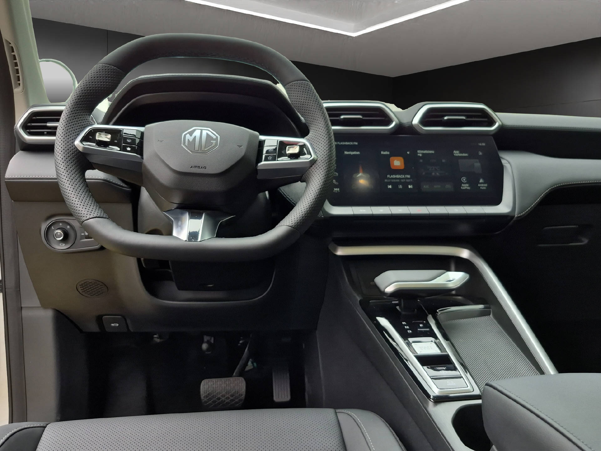 MG ZS 1.5 Hybrid+ Luxury Sunroof-image-10