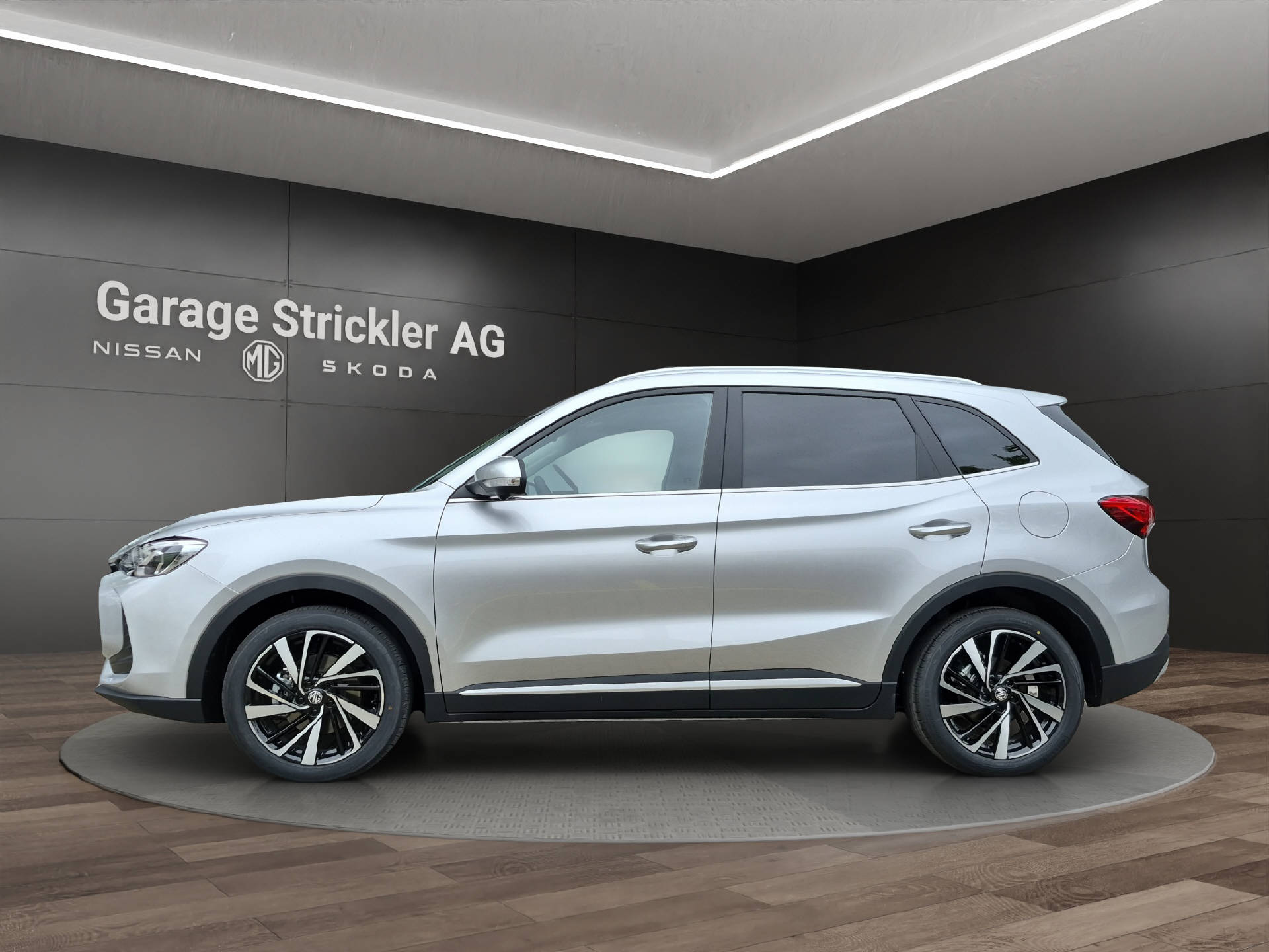 MG ZS 1.5 Hybrid+ Luxury Sunroof-image-1