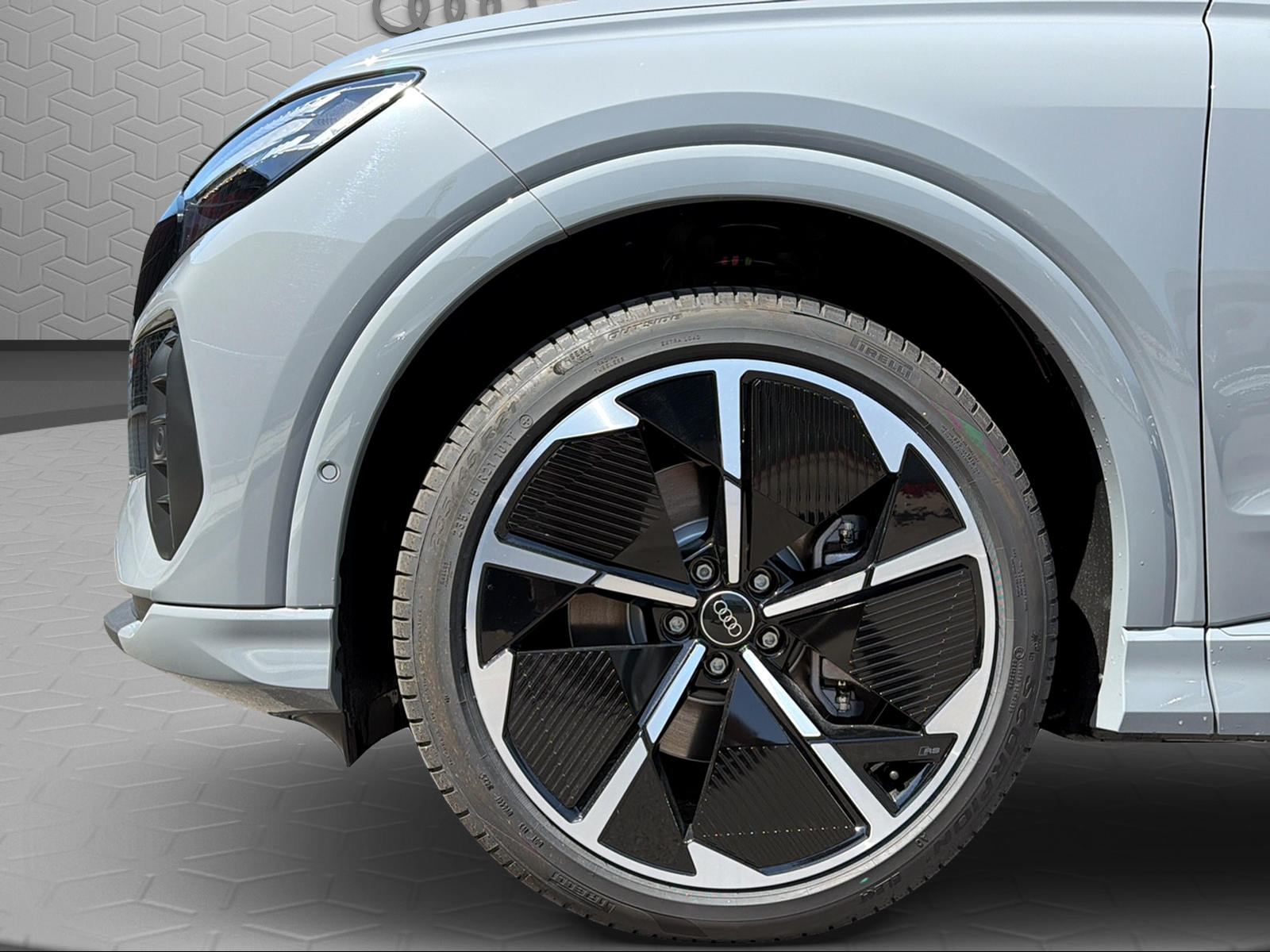 AUDI Q4 Sportback e-tron 45 Edition Swiss Ski quattro-image-5