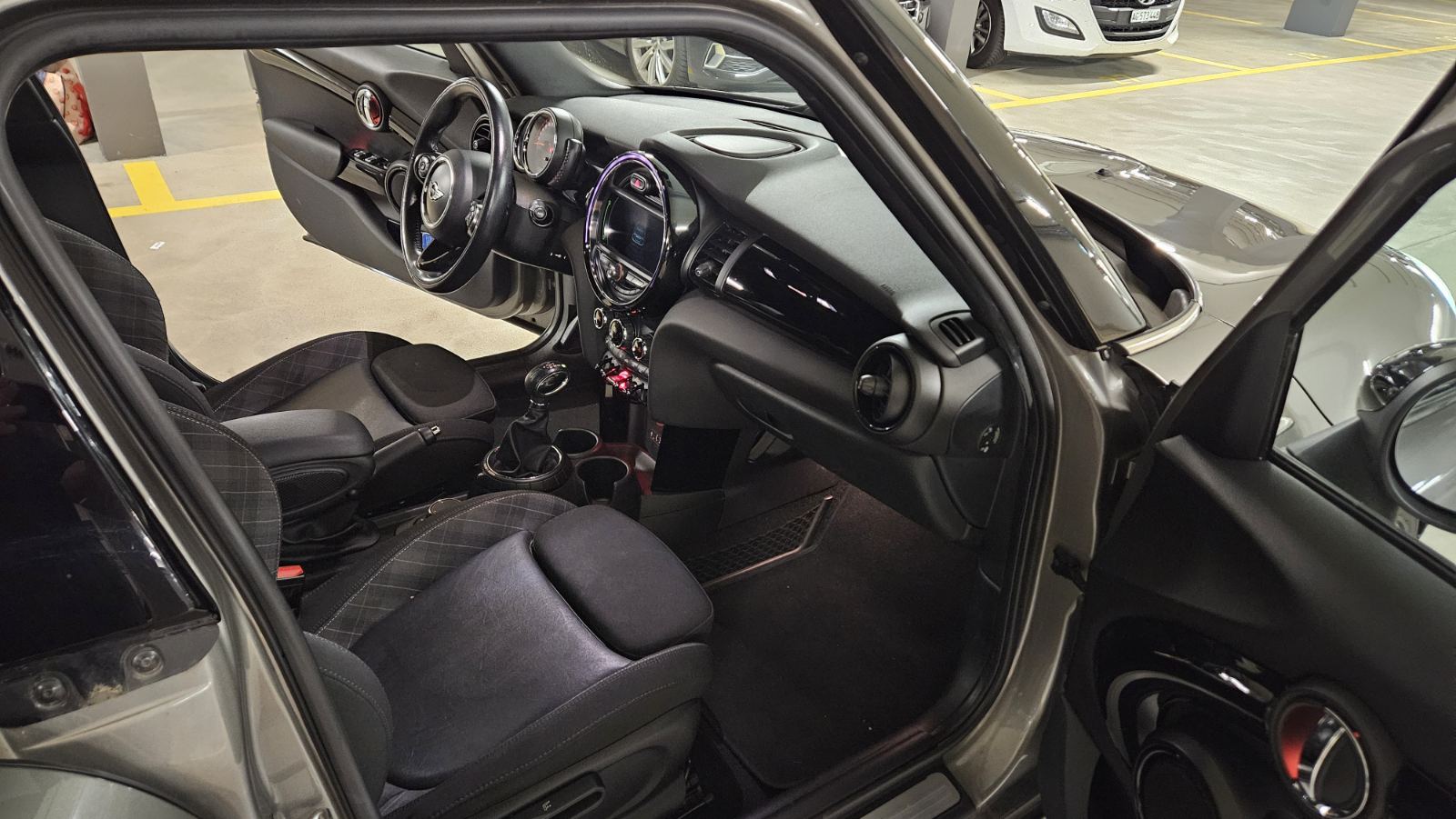 MINI Cooper Steptronic-image-2