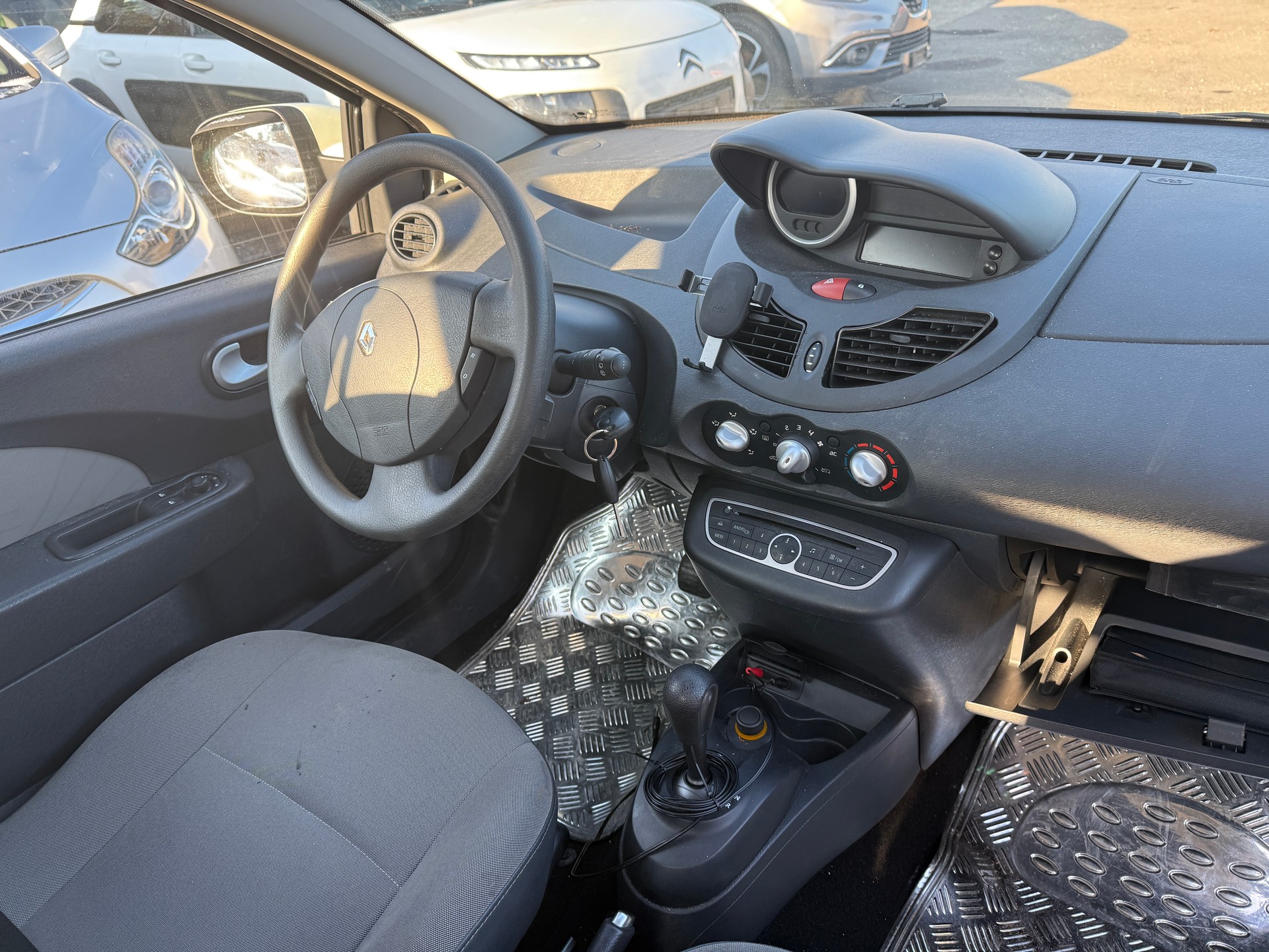 RENAULT Twingo 1.2 16V Dynamique Quickshift-image-8