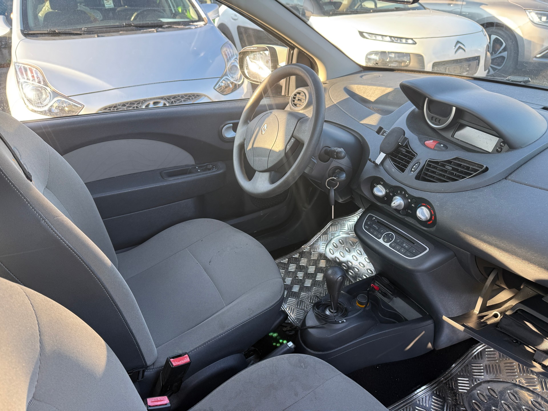 RENAULT Twingo 1.2 16V Dynamique Quickshift-image-9