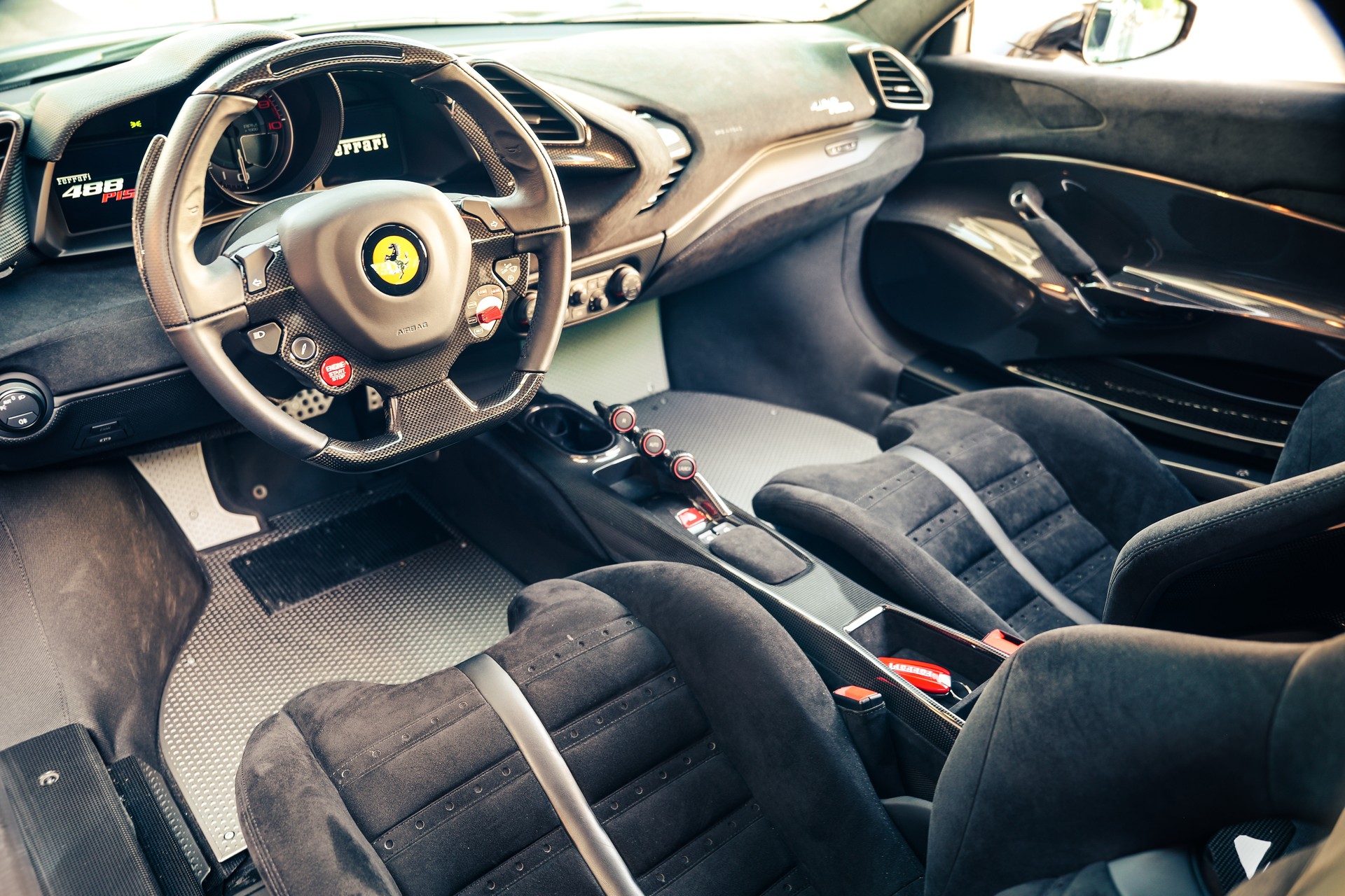 FERRARI 488 Pista 3.9 V8-image-9
