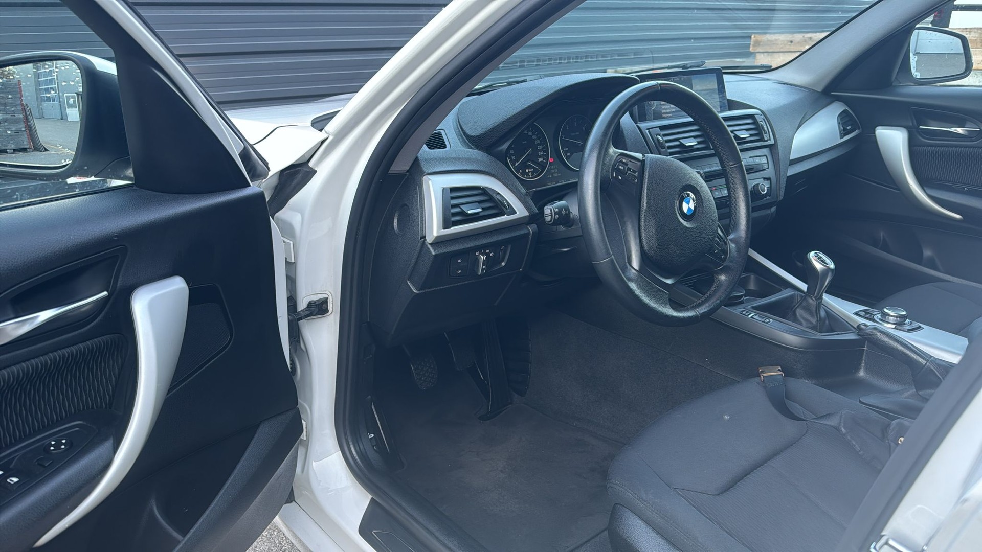 BMW 118d-image-7