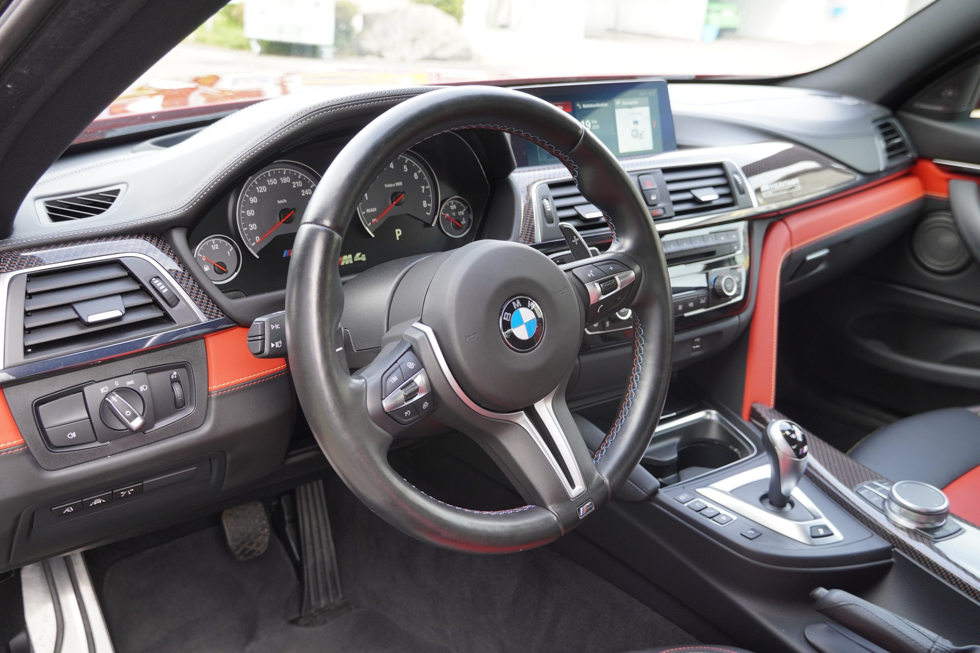 BMW M4 Coupé Limited Edition DKG-image-8