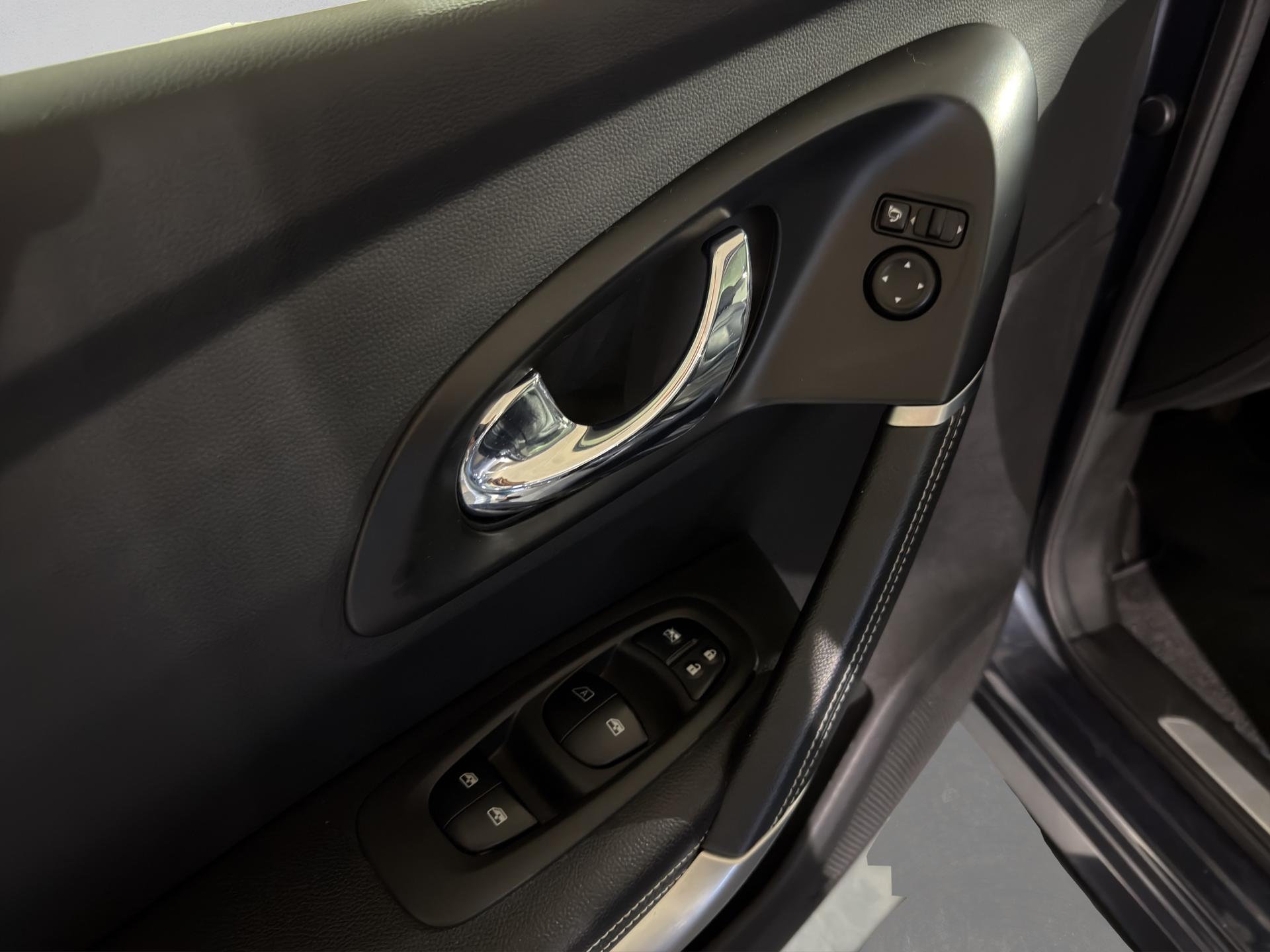 RENAULT Kadjar 1.3 16V Turbo Intens-image-23