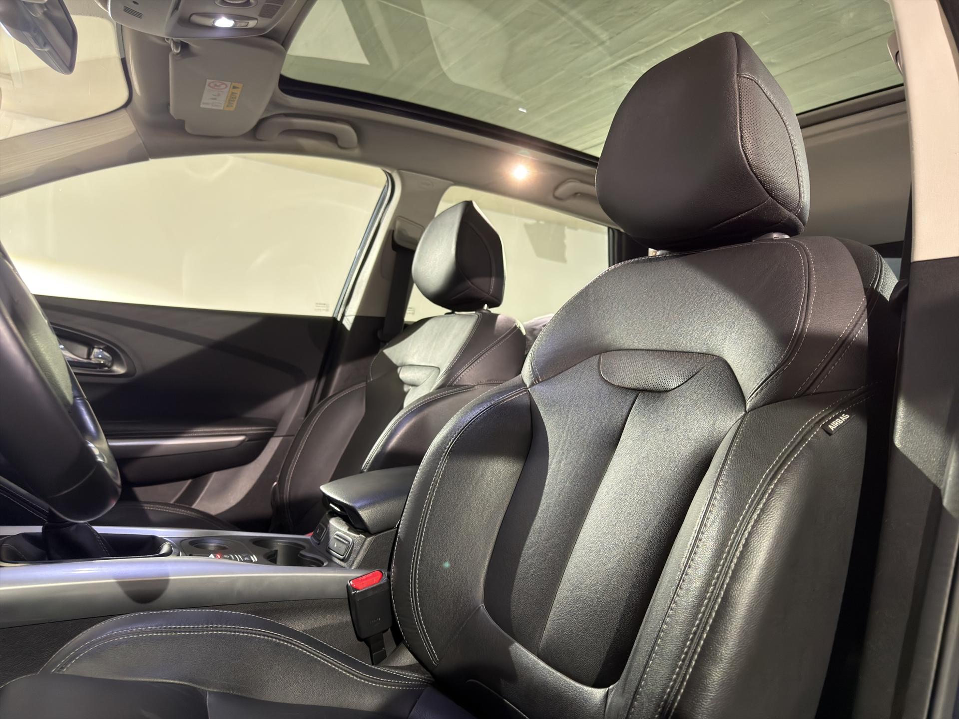 RENAULT Kadjar 1.3 16V Turbo Intens-image-18