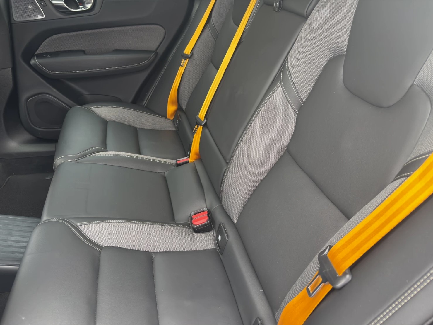 VOLVO XC60 2.0 T8 TE Polestar eAWD-image-11