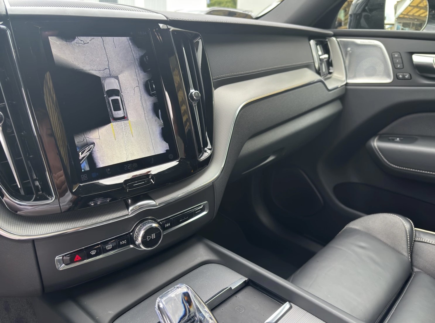 VOLVO XC60 2.0 T8 TE Polestar eAWD-image-8