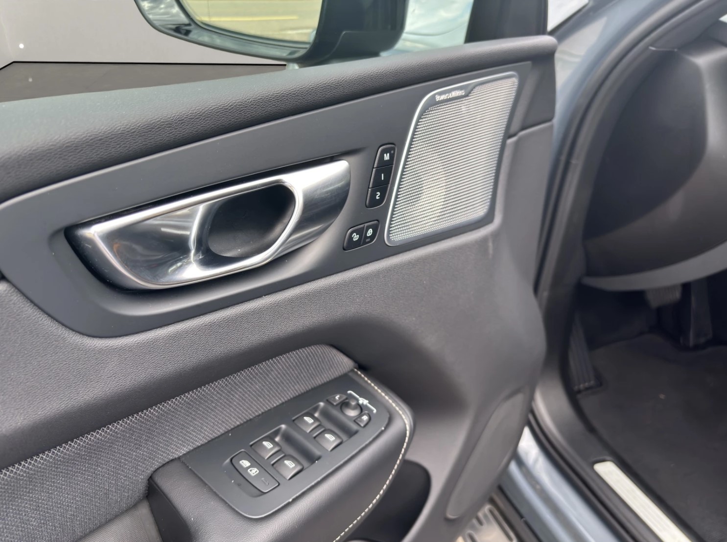 VOLVO XC60 2.0 T8 TE Polestar eAWD-image-6