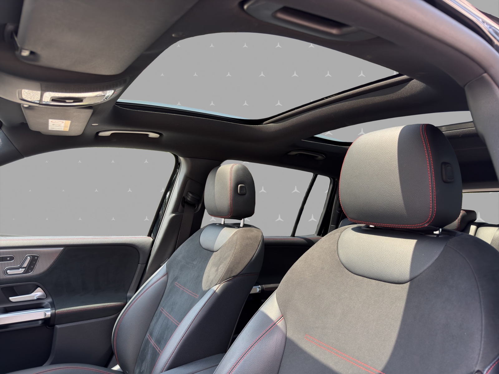 MERCEDES-BENZ EQB 350 AMG Line 4Matic-image-7