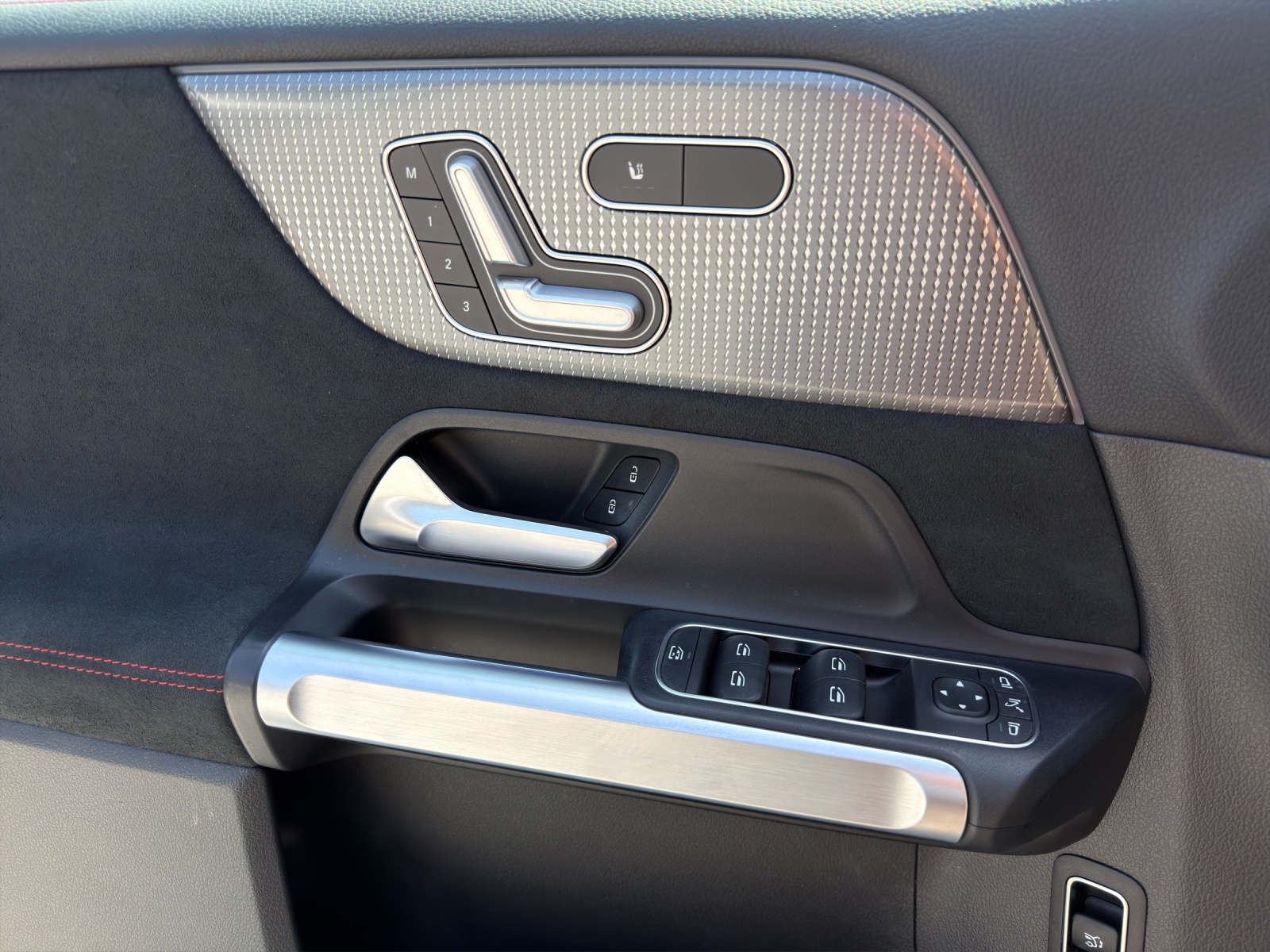 MERCEDES-BENZ EQB 350 AMG Line 4Matic-image-10