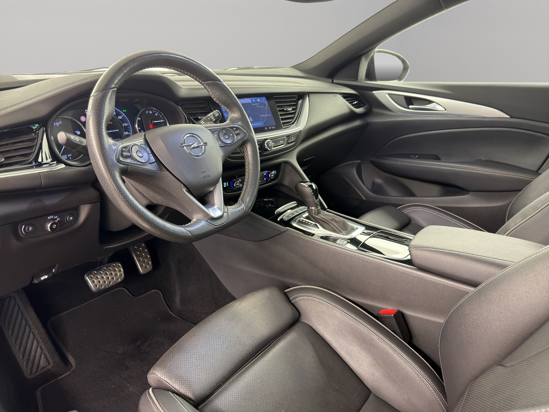 OPEL Insignia Sports Tourer 2.0 T GSi AWD-image-11