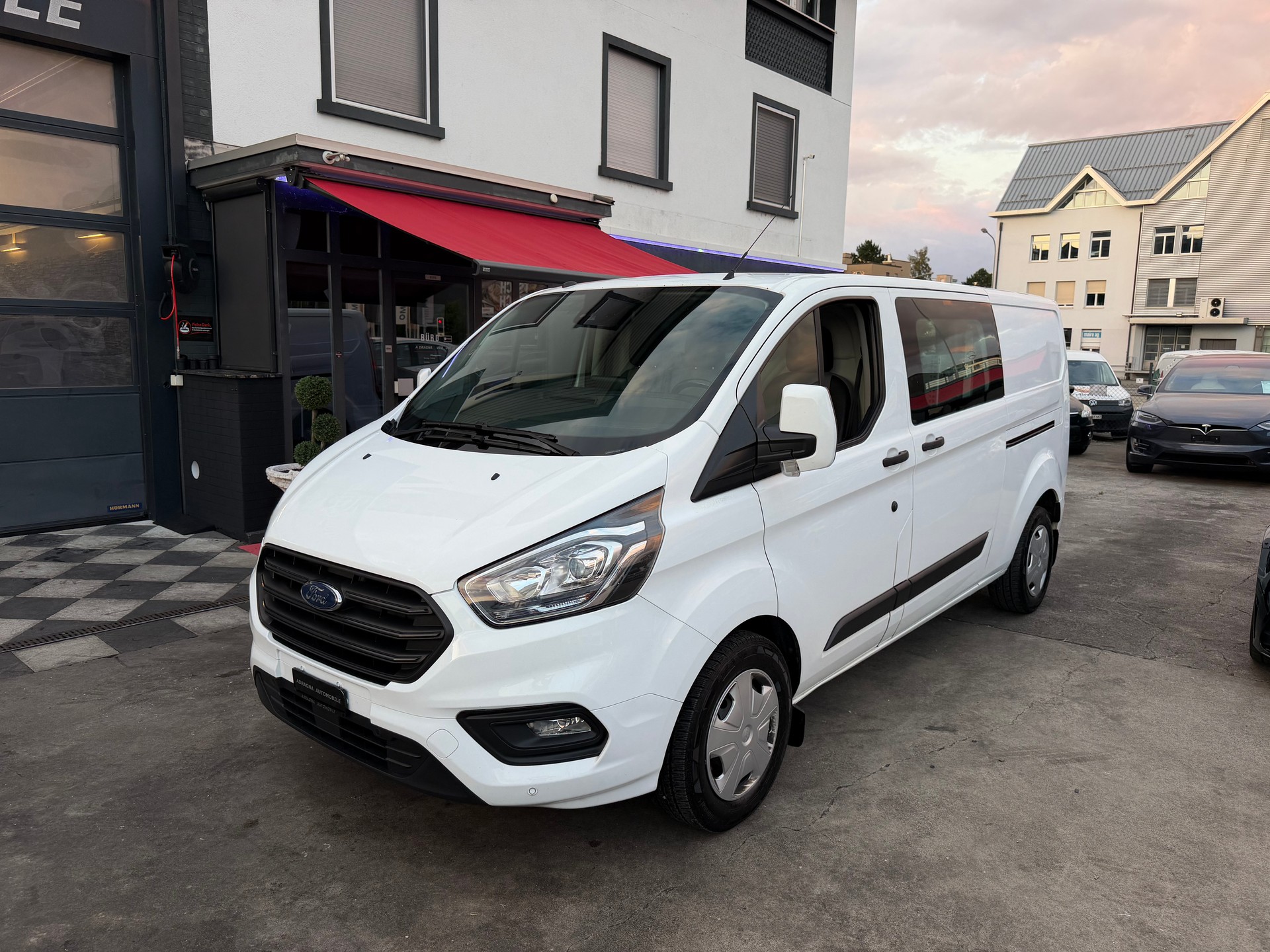 FORD Transit Custom Van 340 L2H1 Trend A-image-3