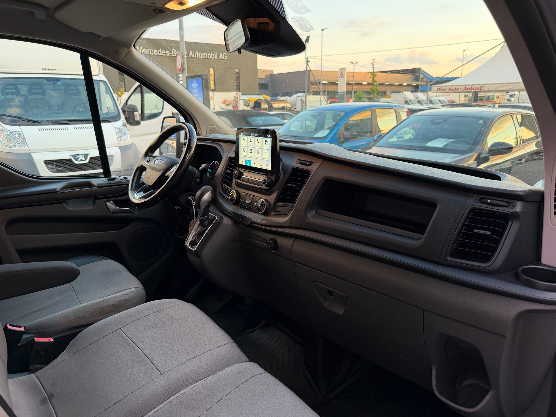FORD Transit Custom Van 340 L2H1 Trend A-image-12