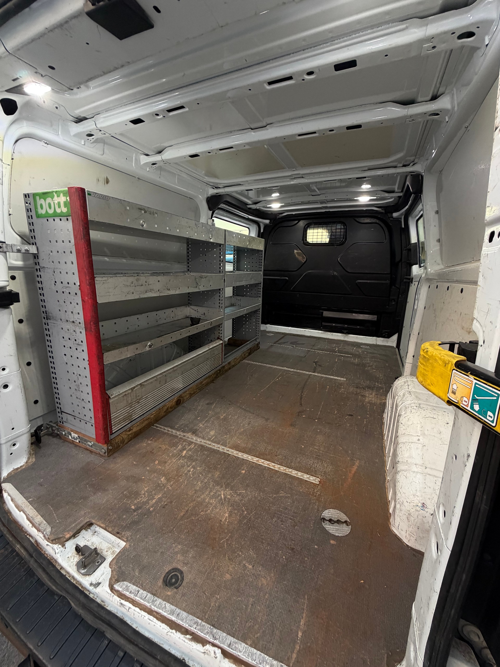 FORD Transit Custom Van 340 L2H1 Trend A-image-21