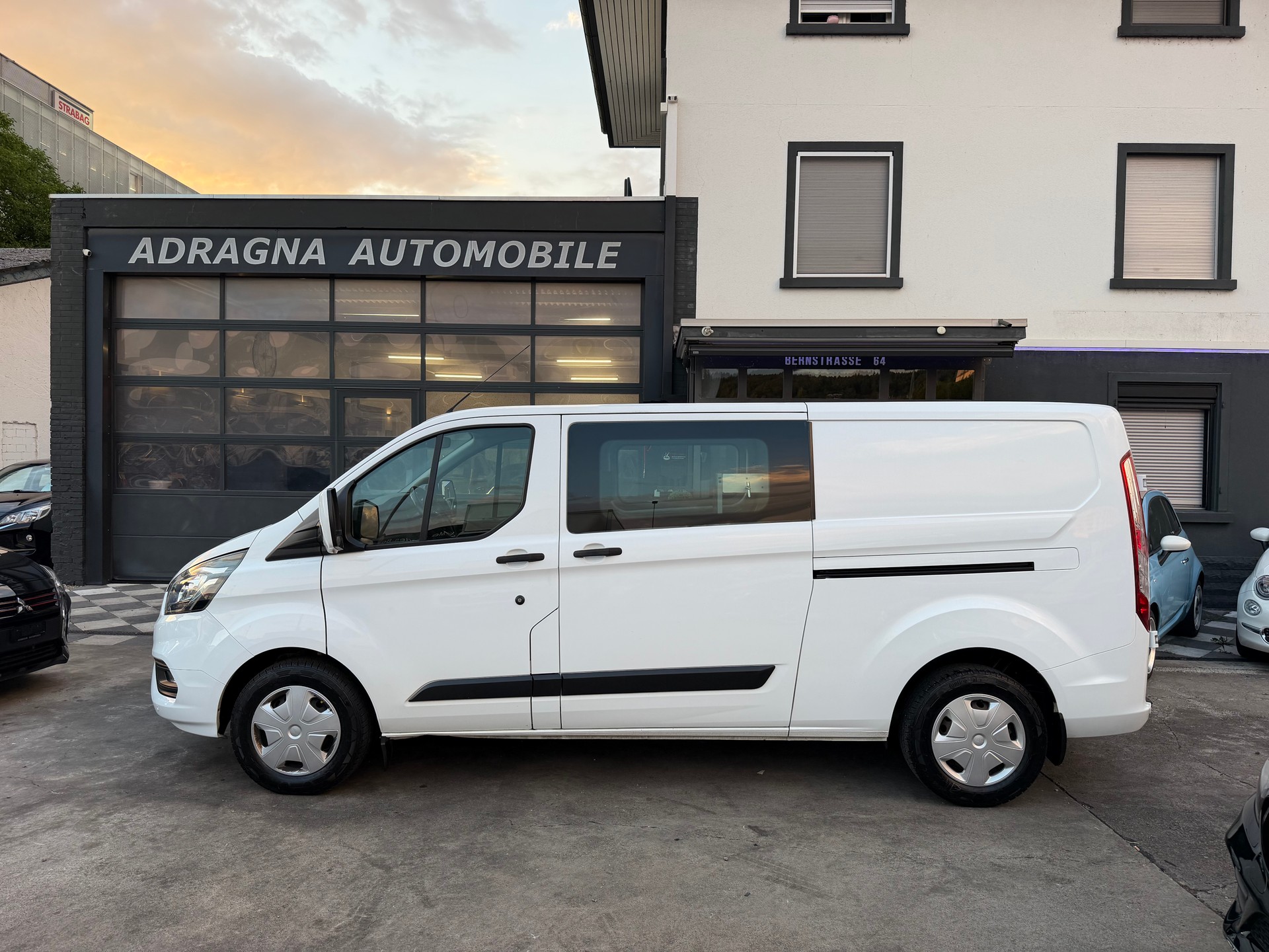 FORD Transit Custom Van 340 L2H1 Trend A-image-5