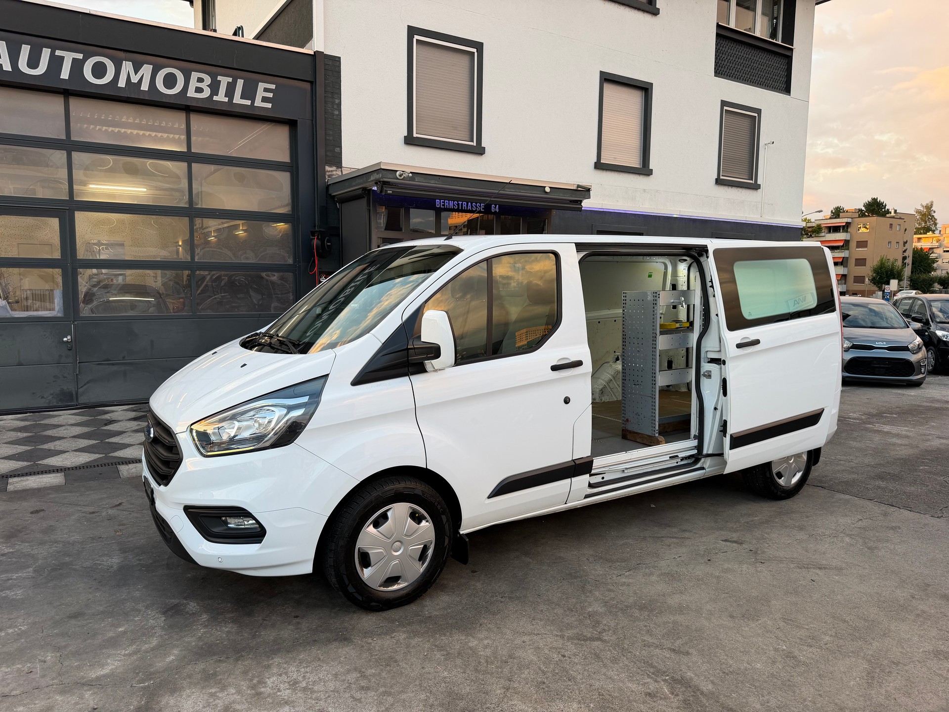 FORD Transit Custom Van 340 L2H1 Trend A-image-6