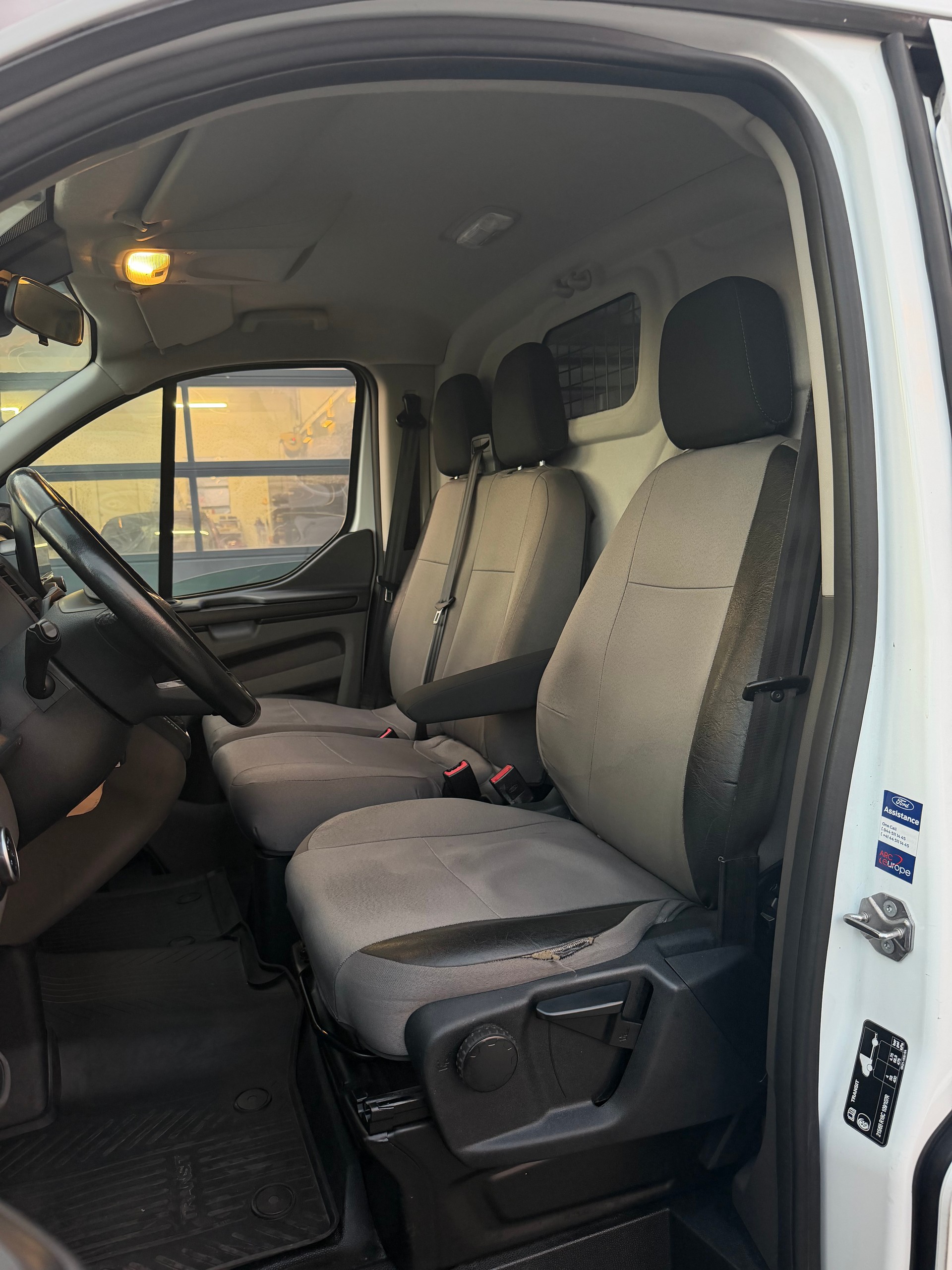 FORD Transit Custom Van 340 L2H1 Trend A-image-11