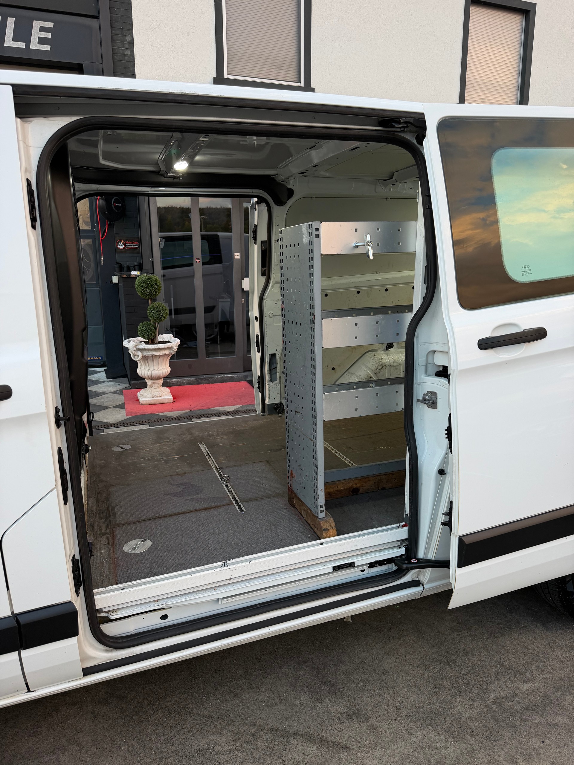 FORD Transit Custom Van 340 L2H1 Trend A-image-20