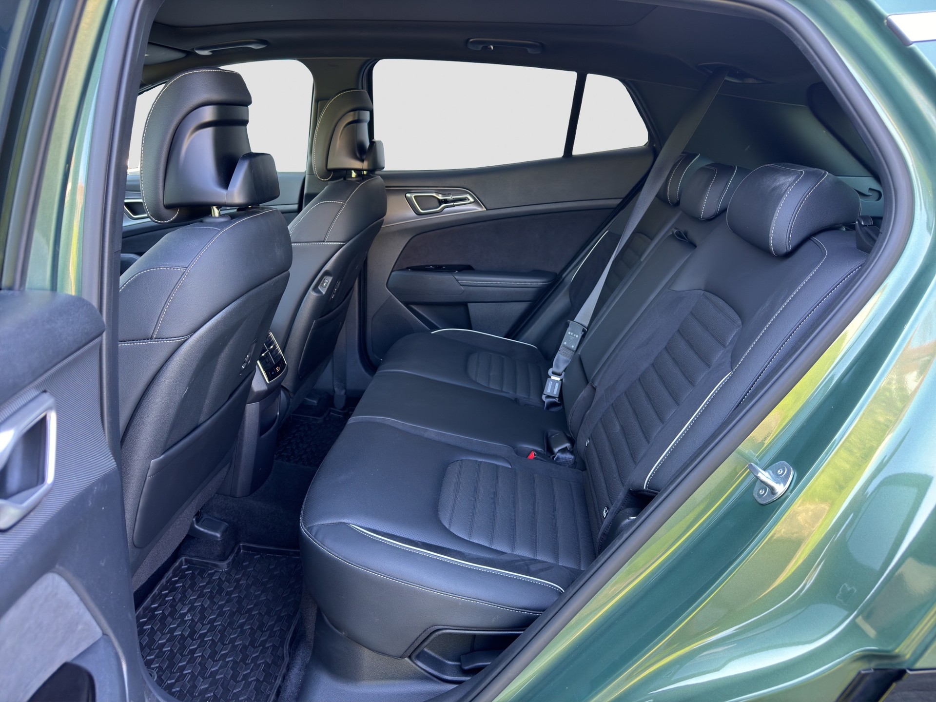 KIA Sportage 1.6T-GDi HEV GT-Line 4x4 A-image-11