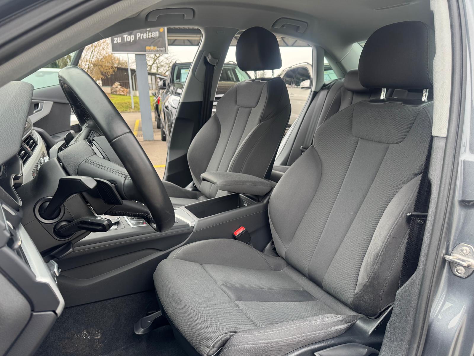 AUDI A4 Limousine 2.0 TFSI Sport S-tronic-image-11