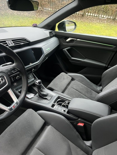 AUDI 1.5 35 TFSI S line Attraction S-Tronic-image-1