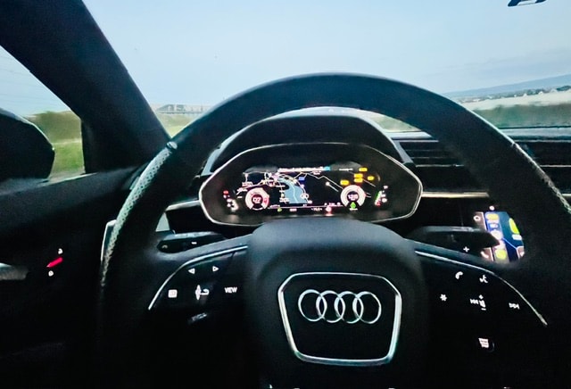 AUDI 1.5 35 TFSI S line Attraction S-Tronic-image-1