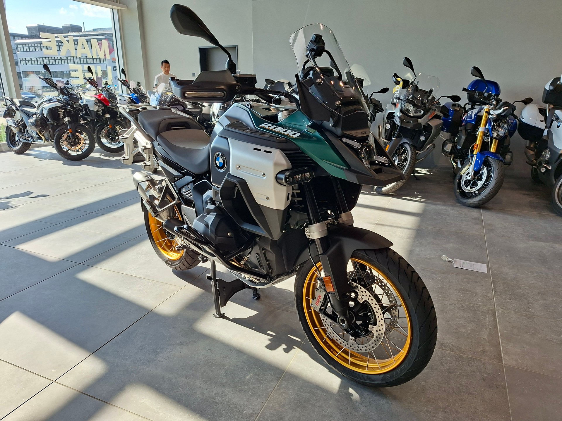 BMW R 1300 GS Adventure-showroom-element-3