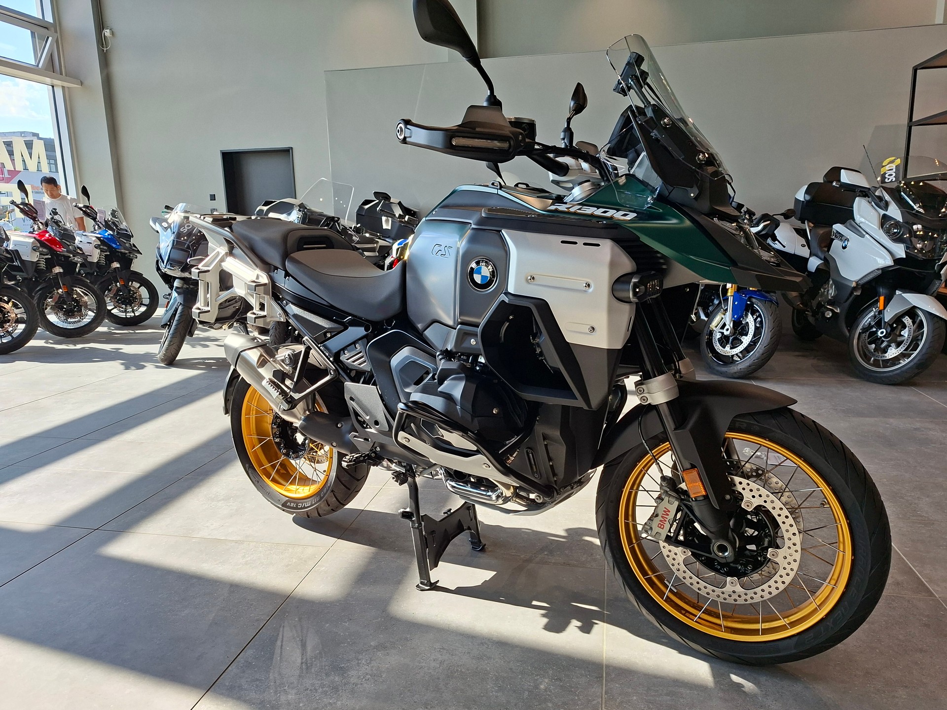 BMW R 1300 GS Adventure-showroom-element-2